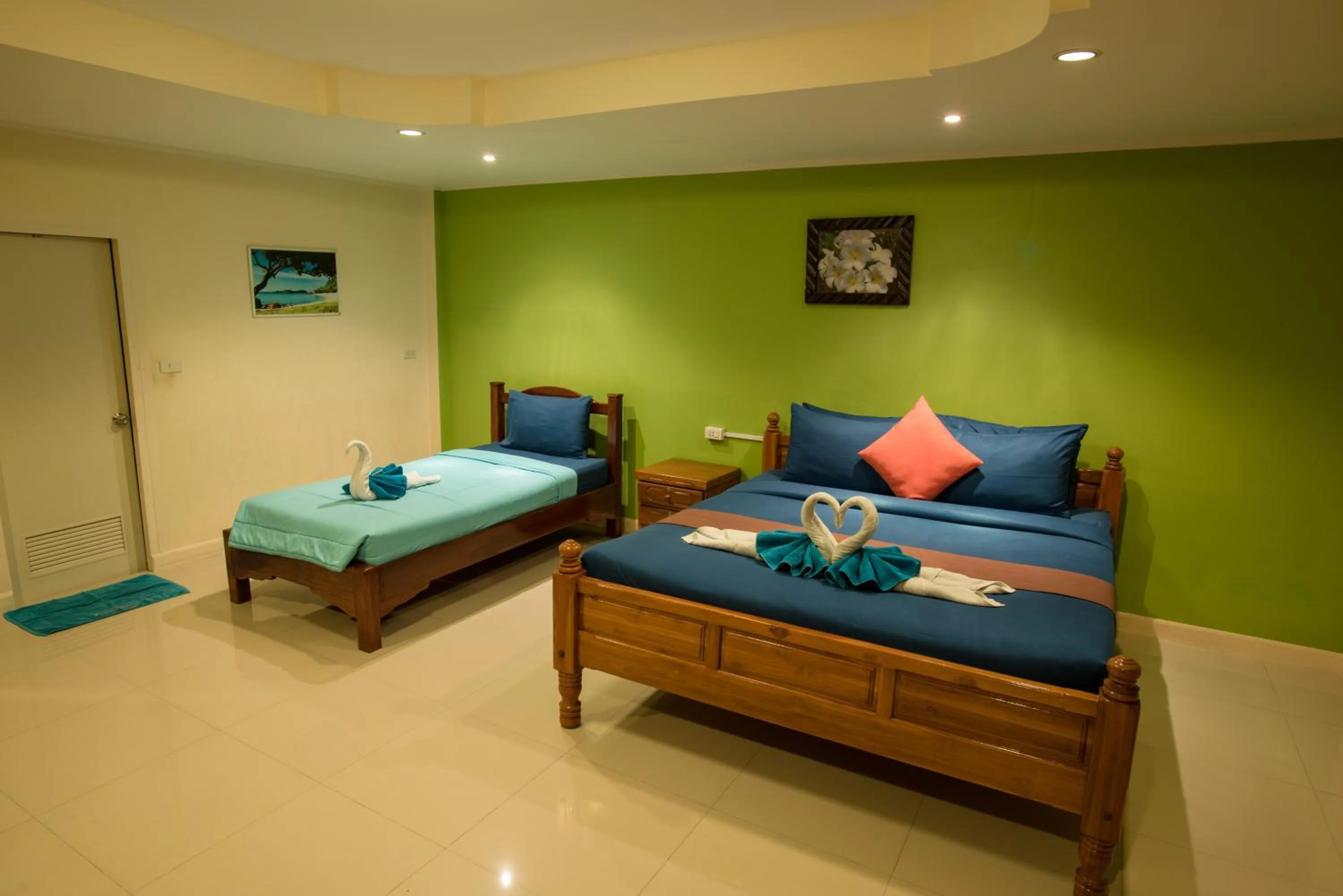Bed in Lareena Resort Koh Larn Pattaya