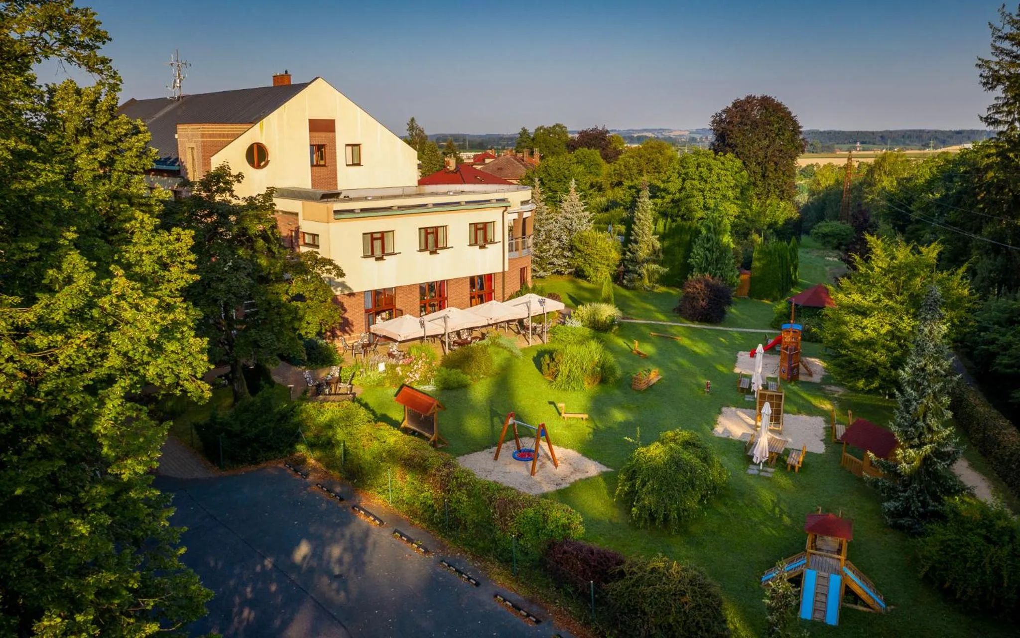 Bird's eye view in April hotel Panorama