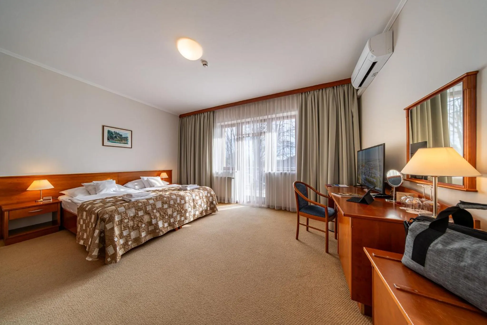 Bed in April hotel Panorama