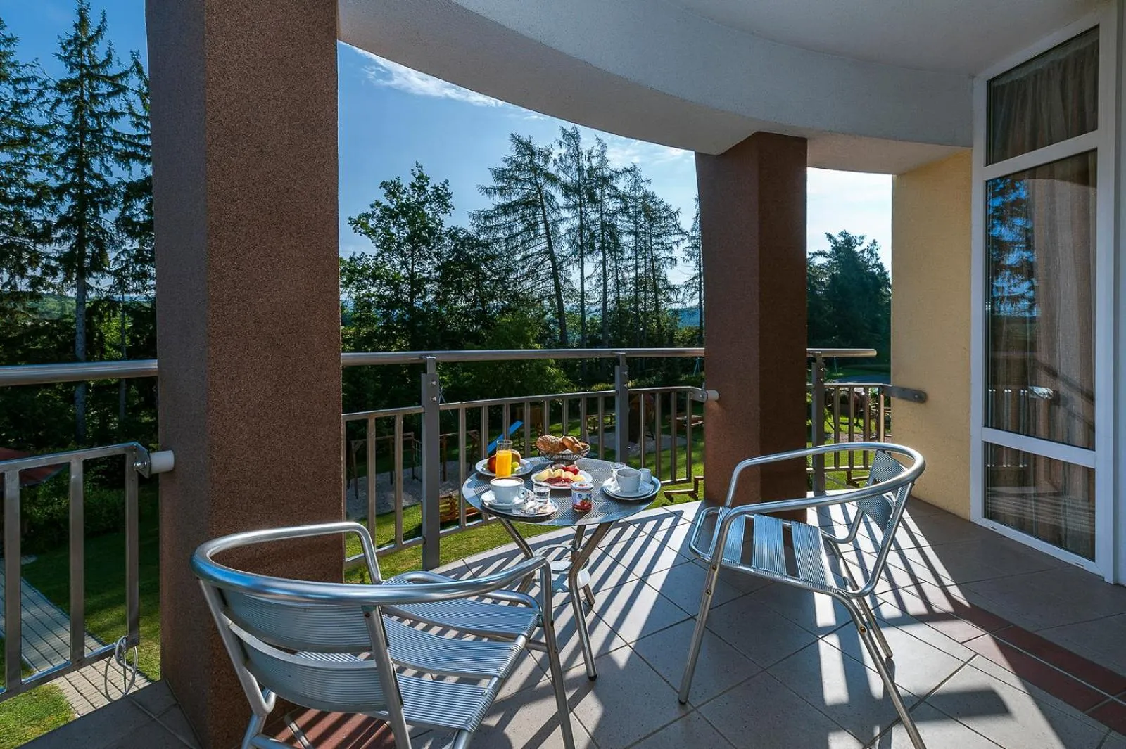 Balcony/Terrace in April hotel Panorama