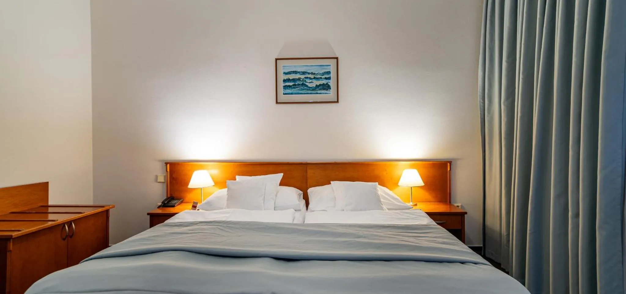 Bed in April hotel Panorama