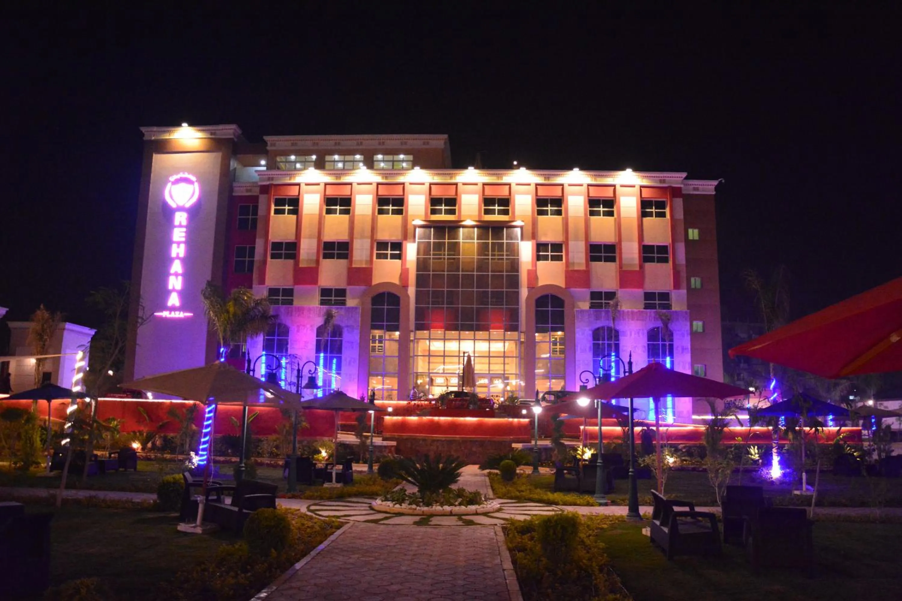 Evening entertainment in Rehana Plaza Hotel