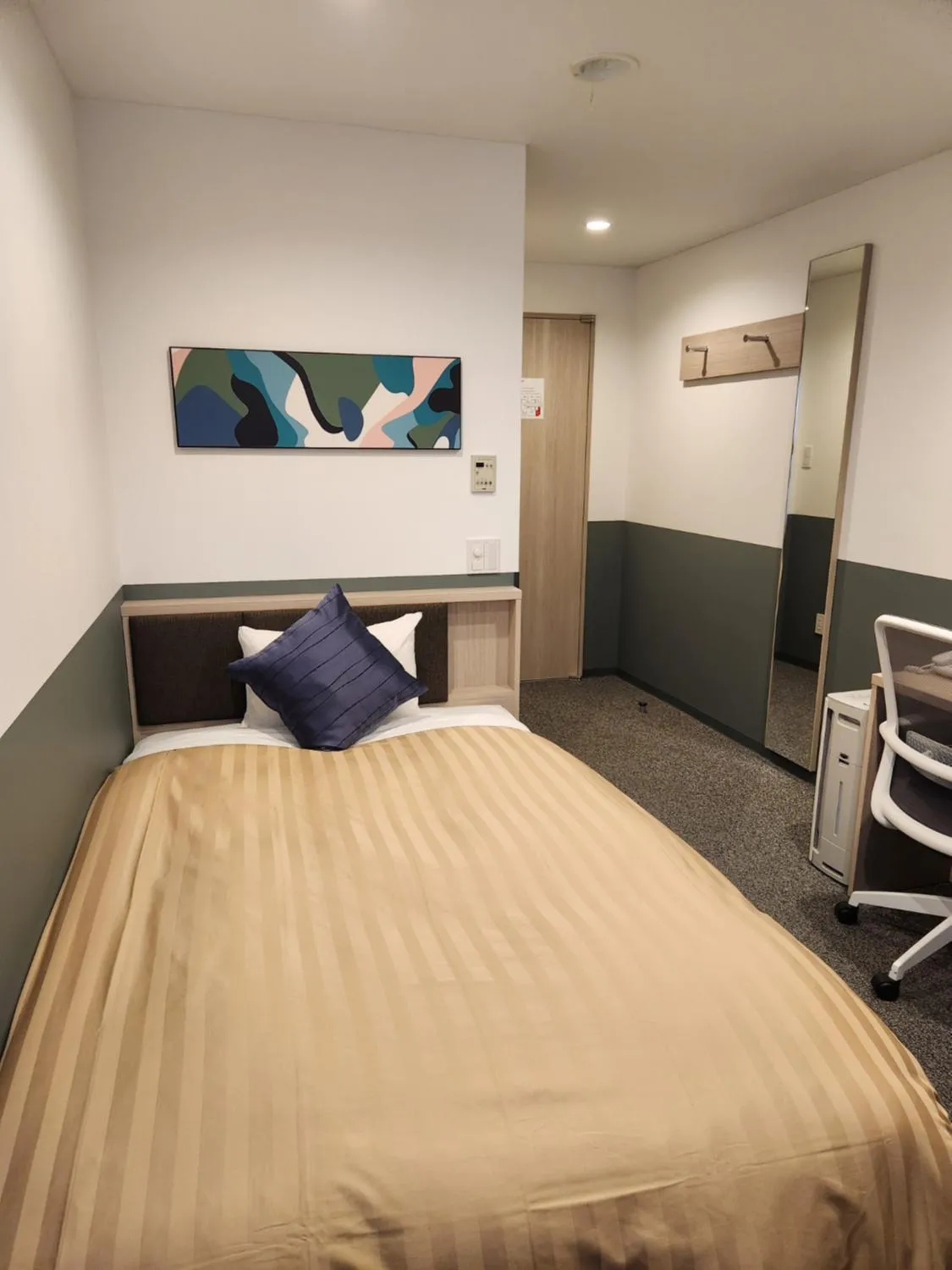 Photo of the whole room, Bed in Sun Royal Kawasaki