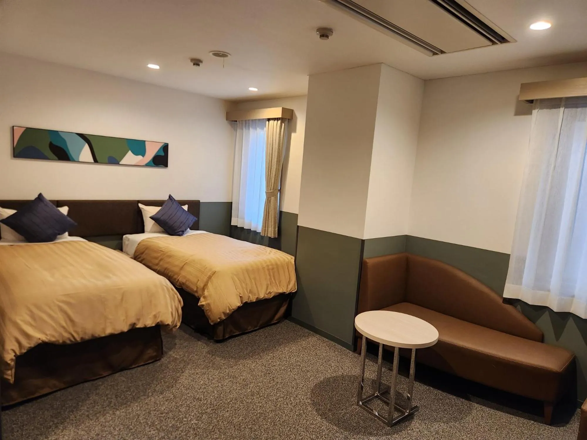 Photo of the whole room, Bed in Sun Royal Kawasaki
