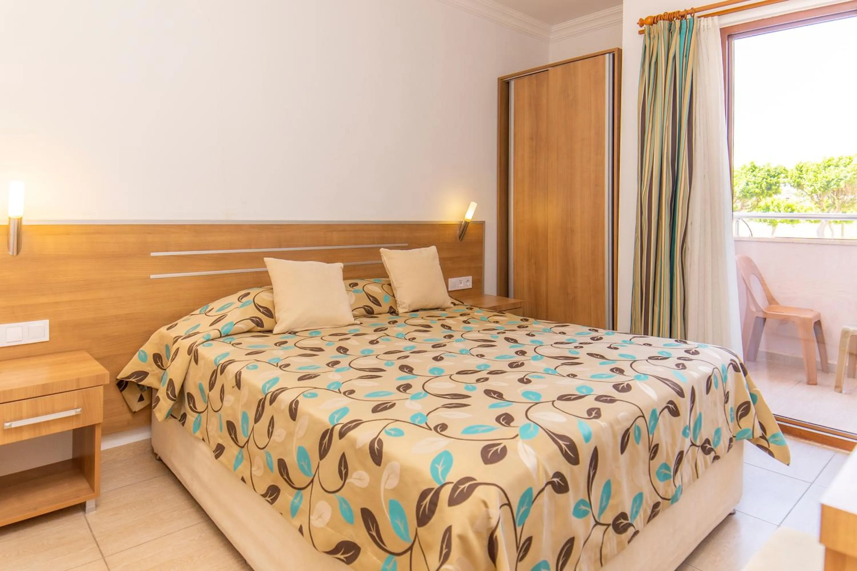 Bed in Selenium Hotel