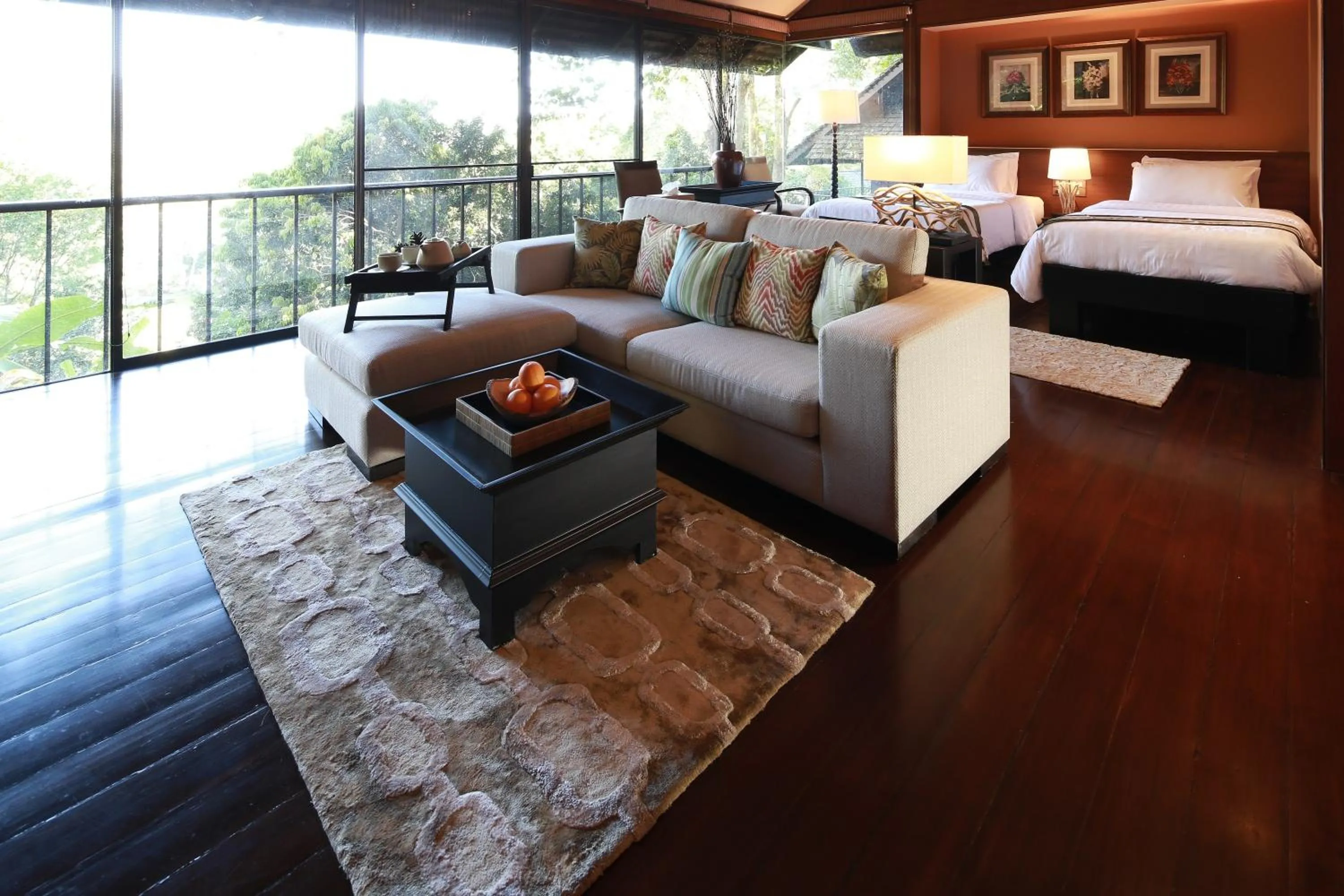 Photo of the whole room, Bed in Vanilla hill (hill lodge)