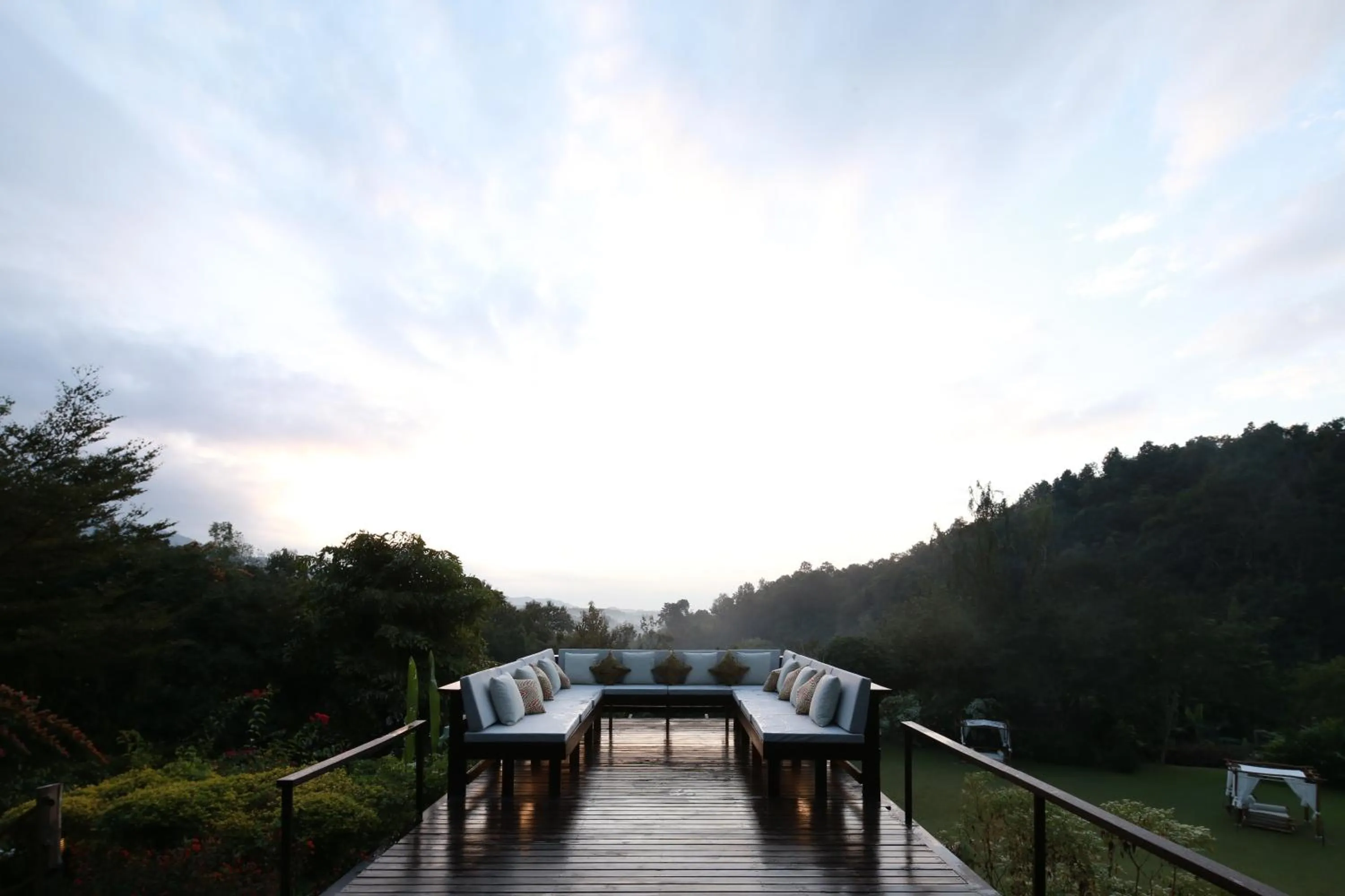 Day in Vanilla hill (hill lodge)