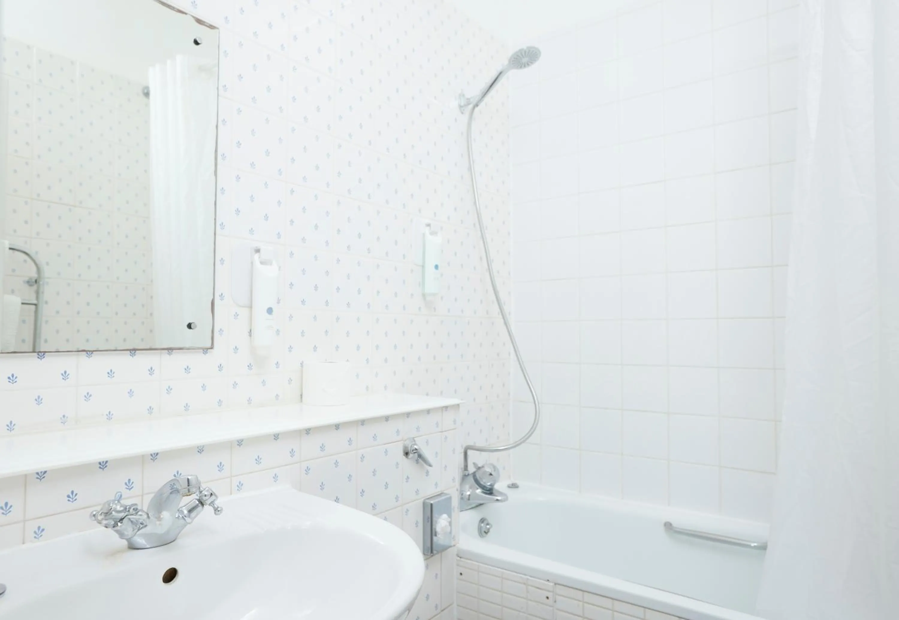 Bathroom in Bull Hotel by Greene King Inns