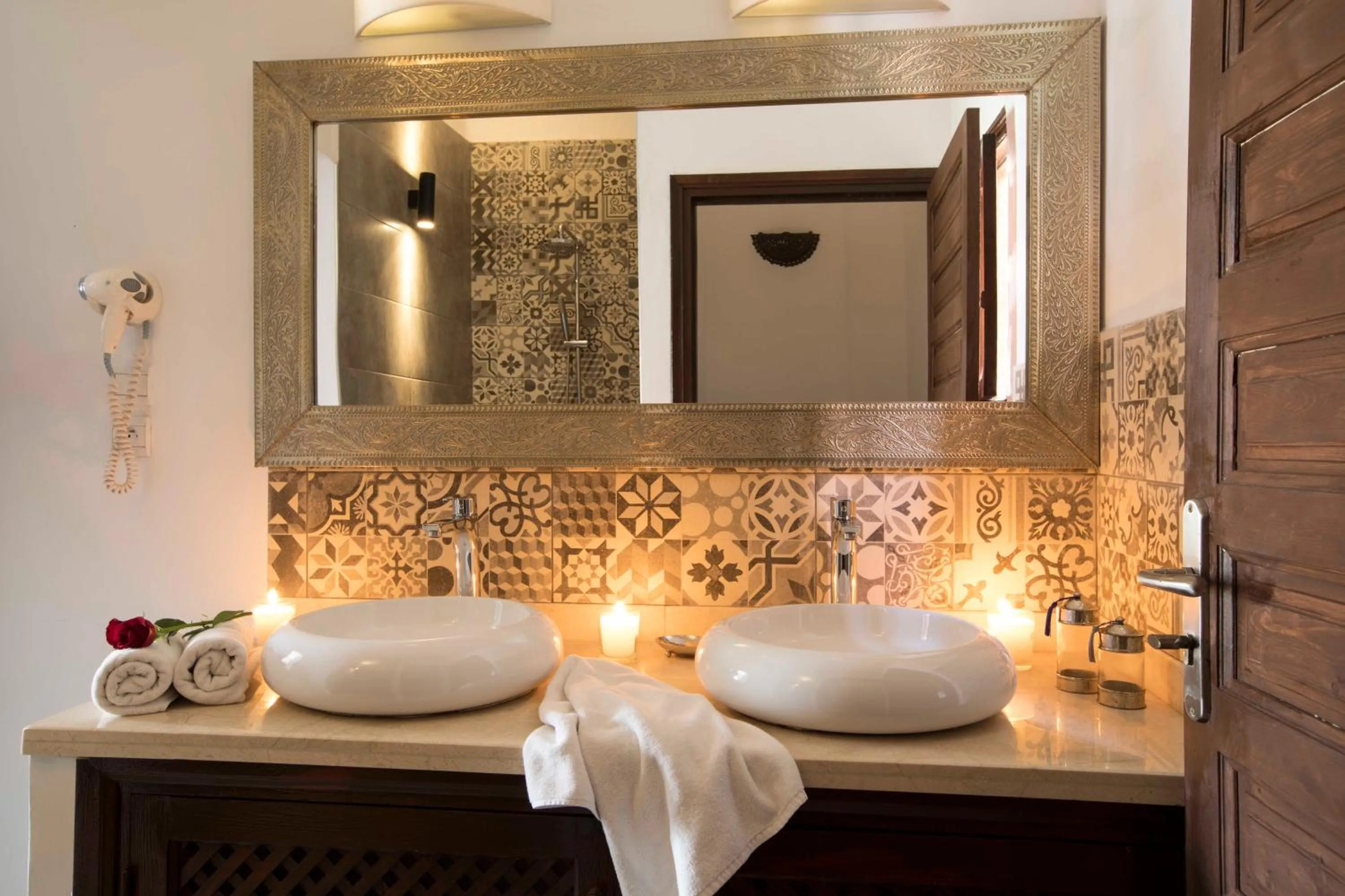 Shower in Riad Dar Alfarah