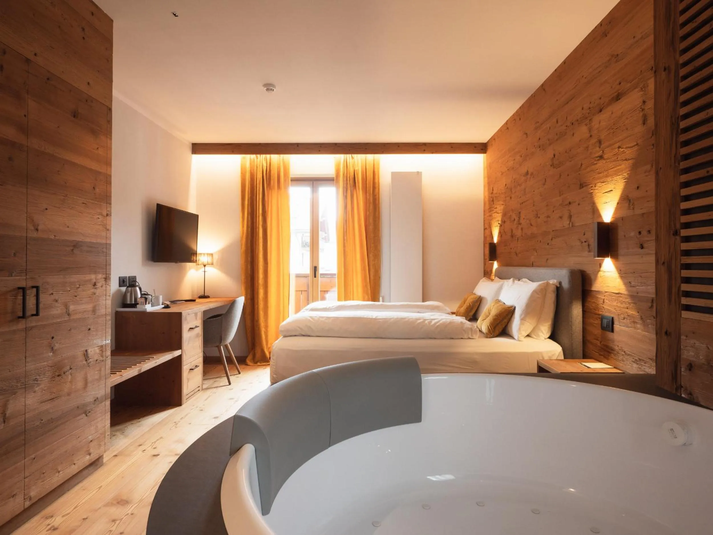 Bed in FIORI Dolomites Experience Hotel