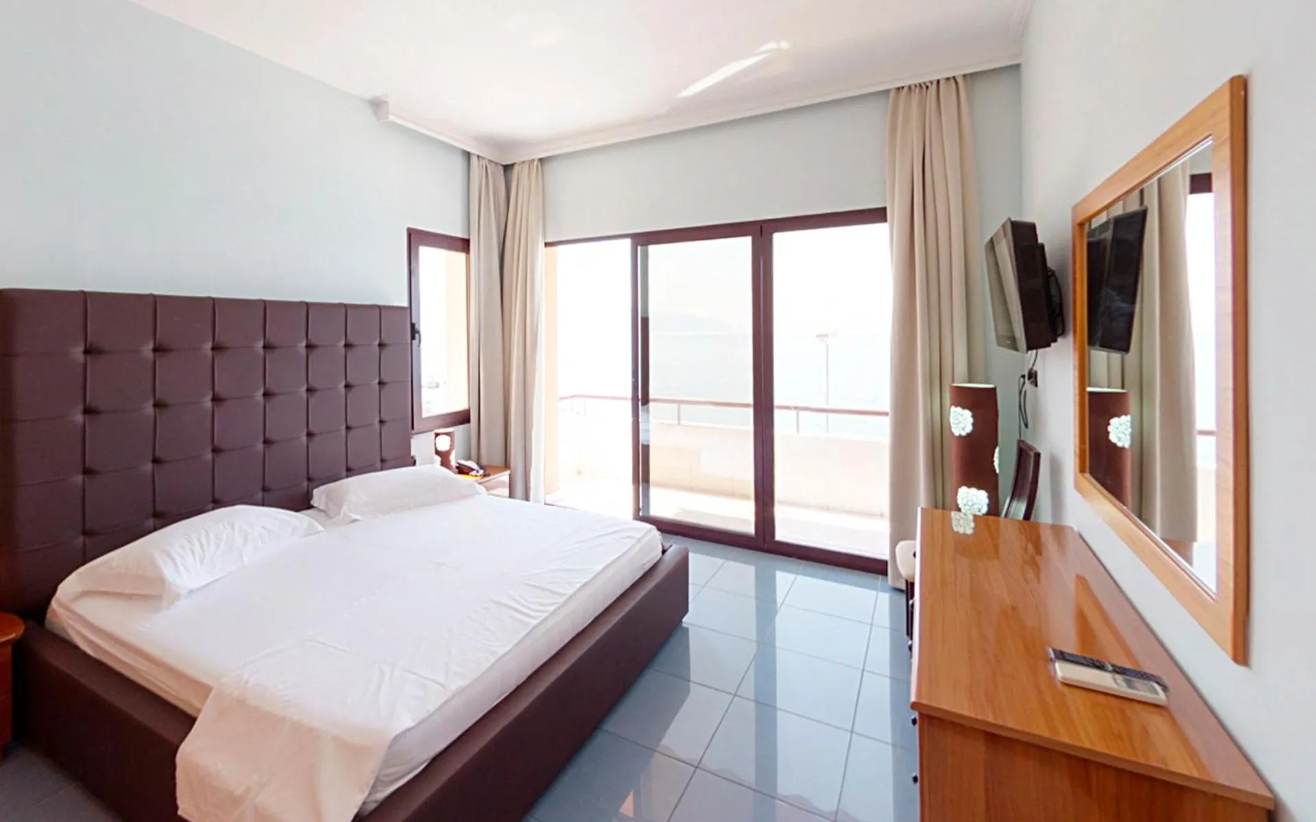 Photo of the whole room, Bed in Hotel New York