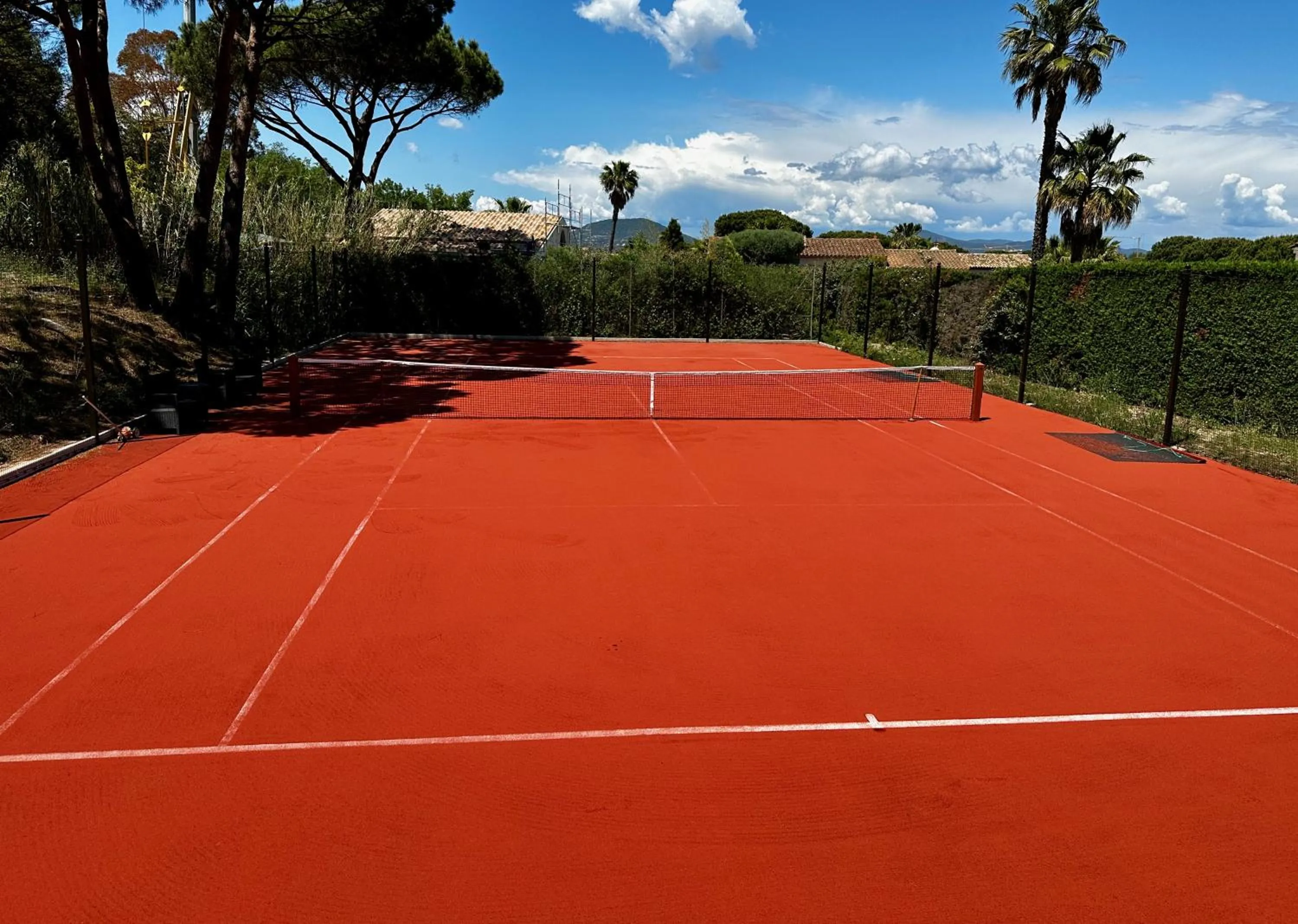 Tennis court in Hotel La Romarine