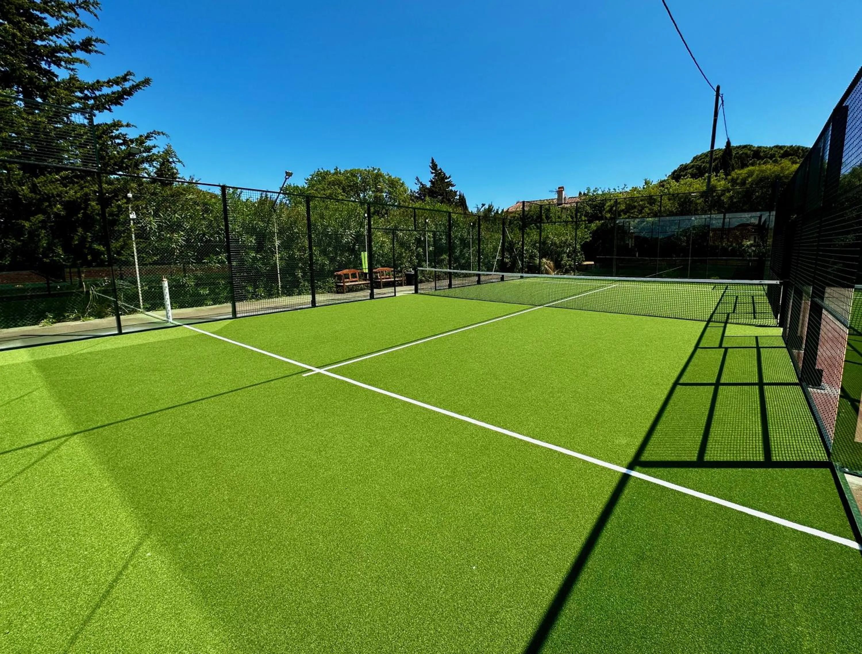Tennis court in Hotel La Romarine