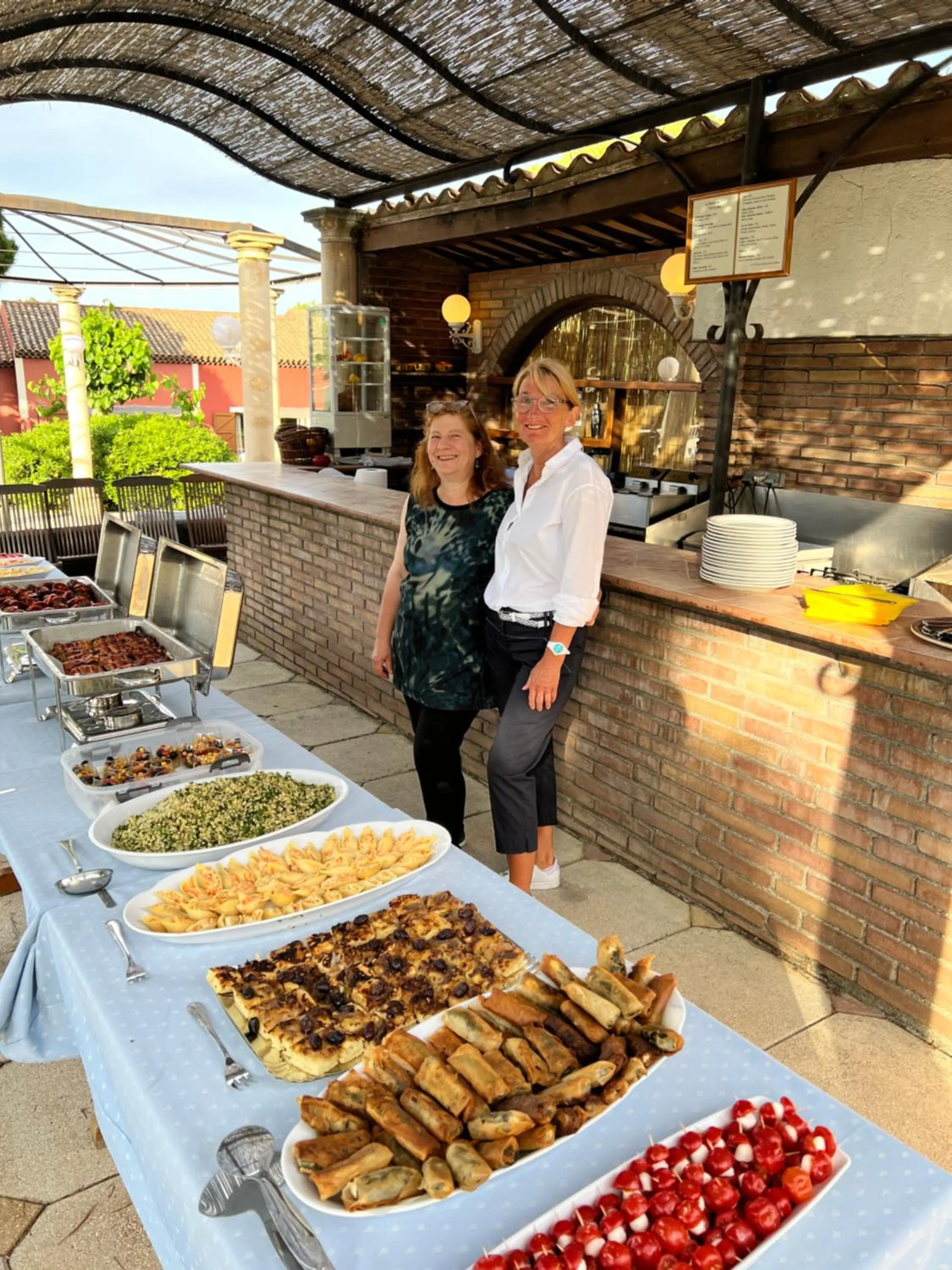 Restaurant/places to eat in Hotel La Romarine