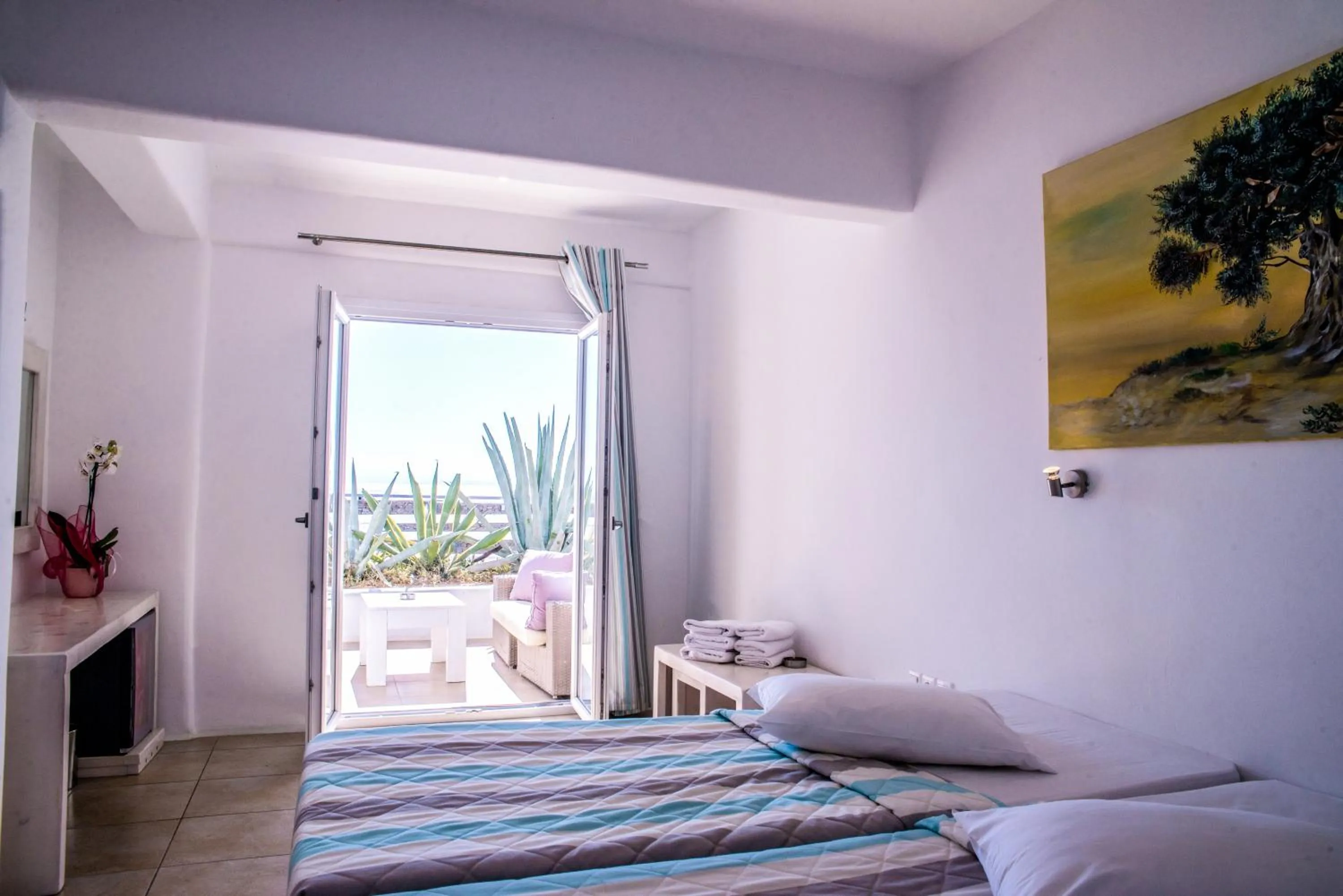 Bed in Paradise Beach Resort