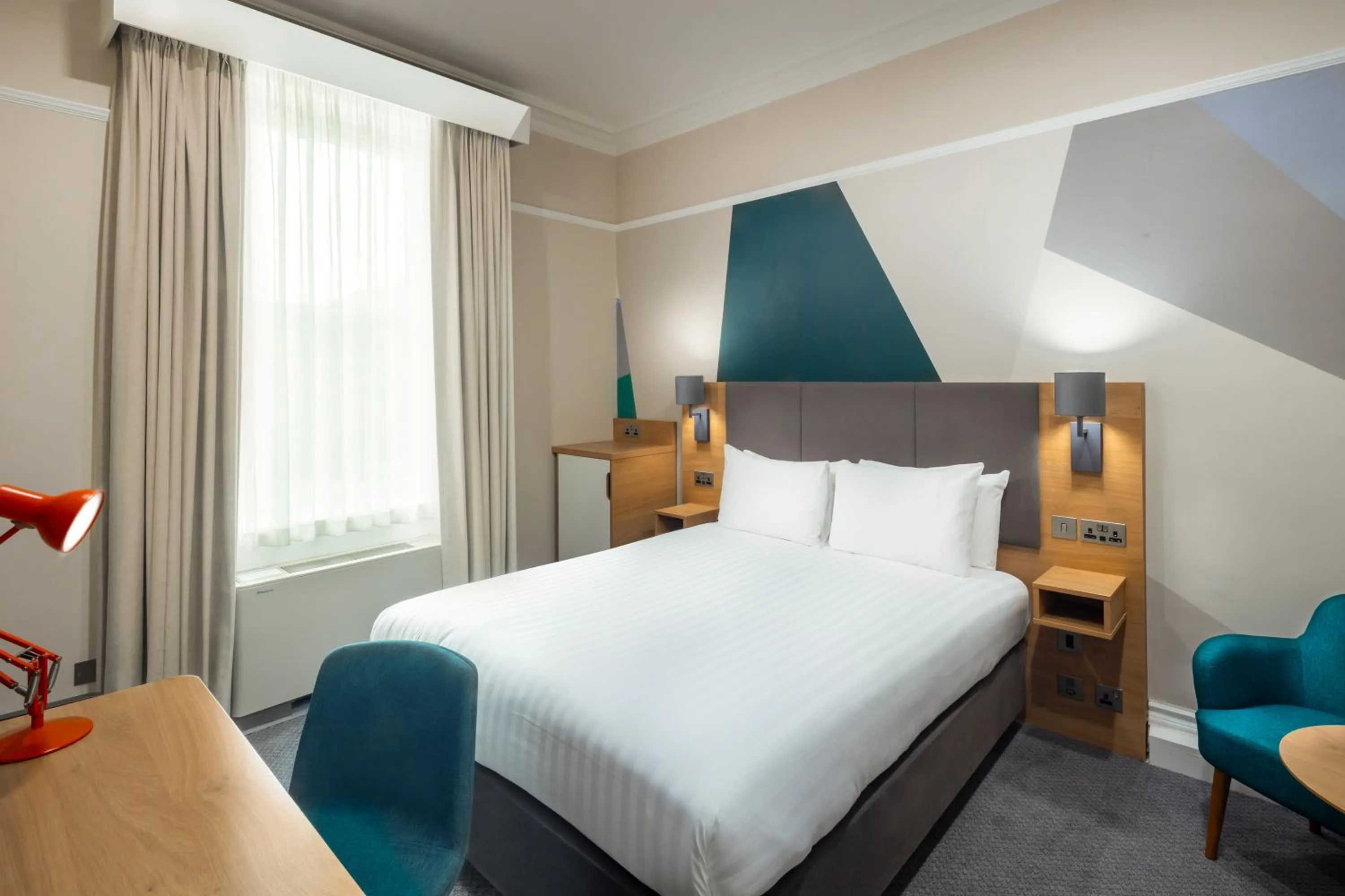Bedroom, Bed in Holiday Inn Farnborough by IHG
