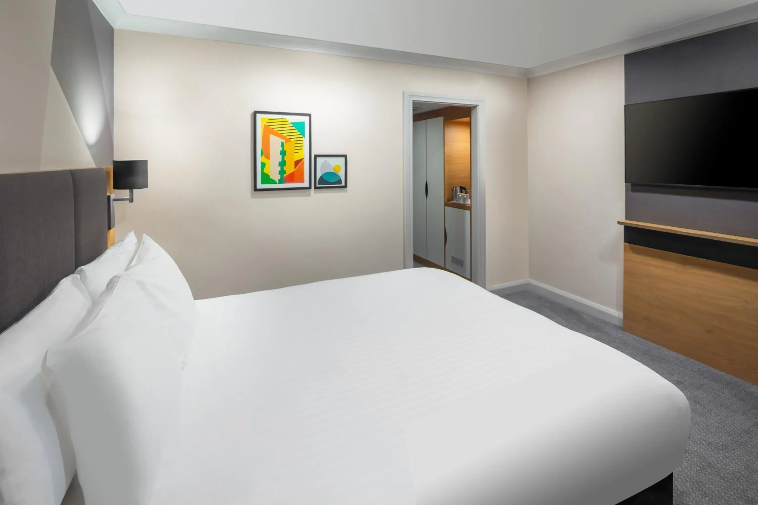 Standard Room in Holiday Inn Farnborough by IHG Standard Room in Holiday Inn Farnborough by IHG