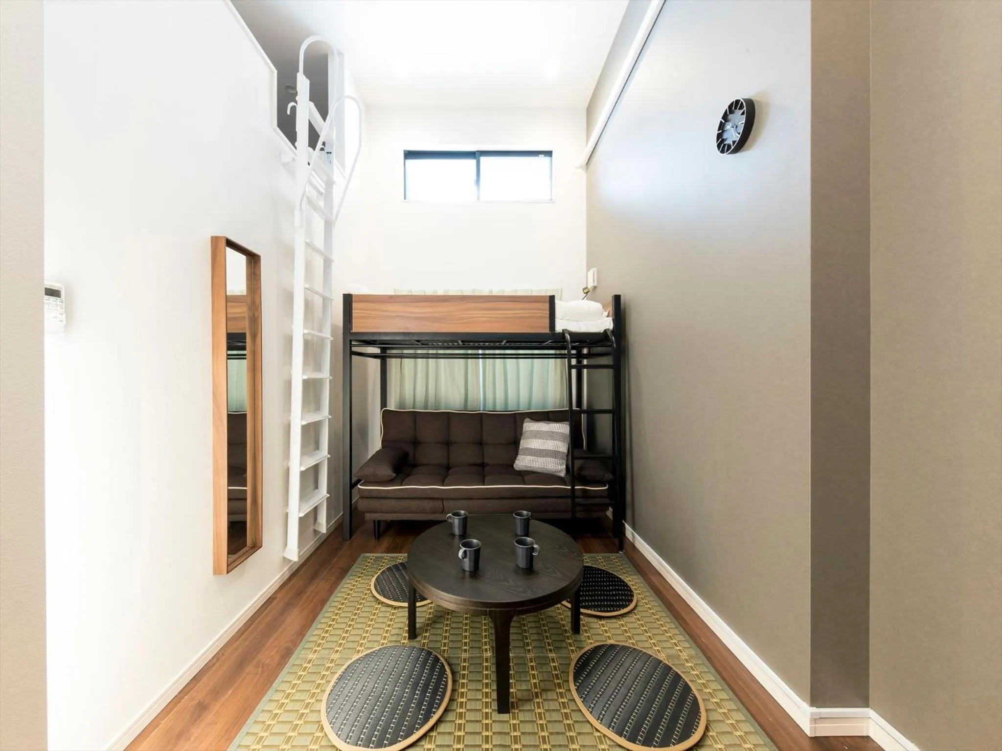 Living room, Bed in TRIP POD TAKASAGO A