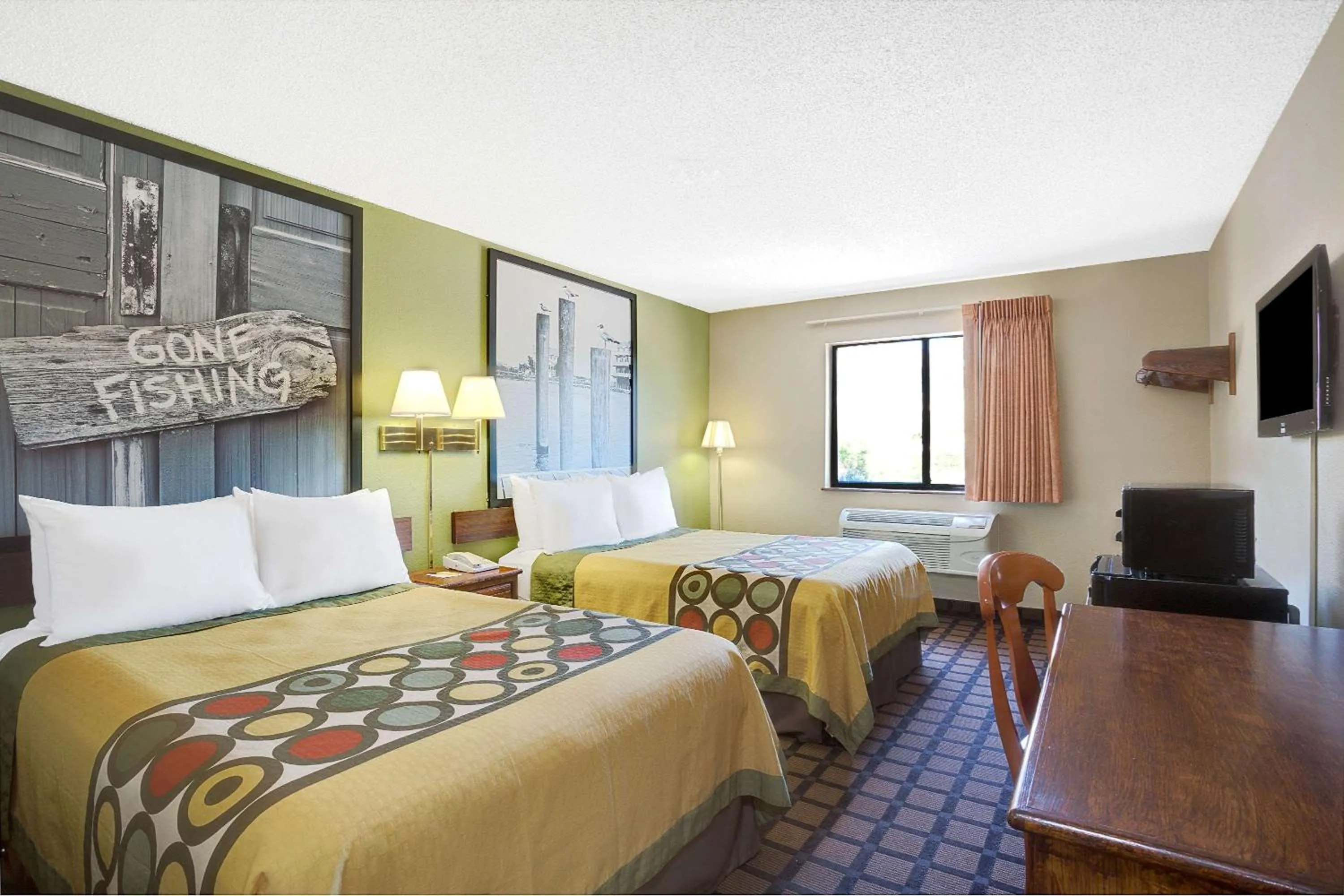 Photo of the whole room, Bed in Economy 7 Inn Chesapeake - Portsmouth