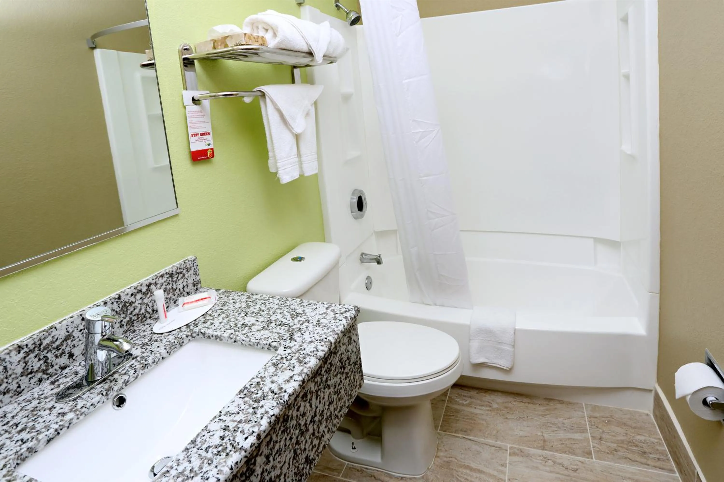 Bathroom in Economy 7 Inn Chesapeake - Portsmouth