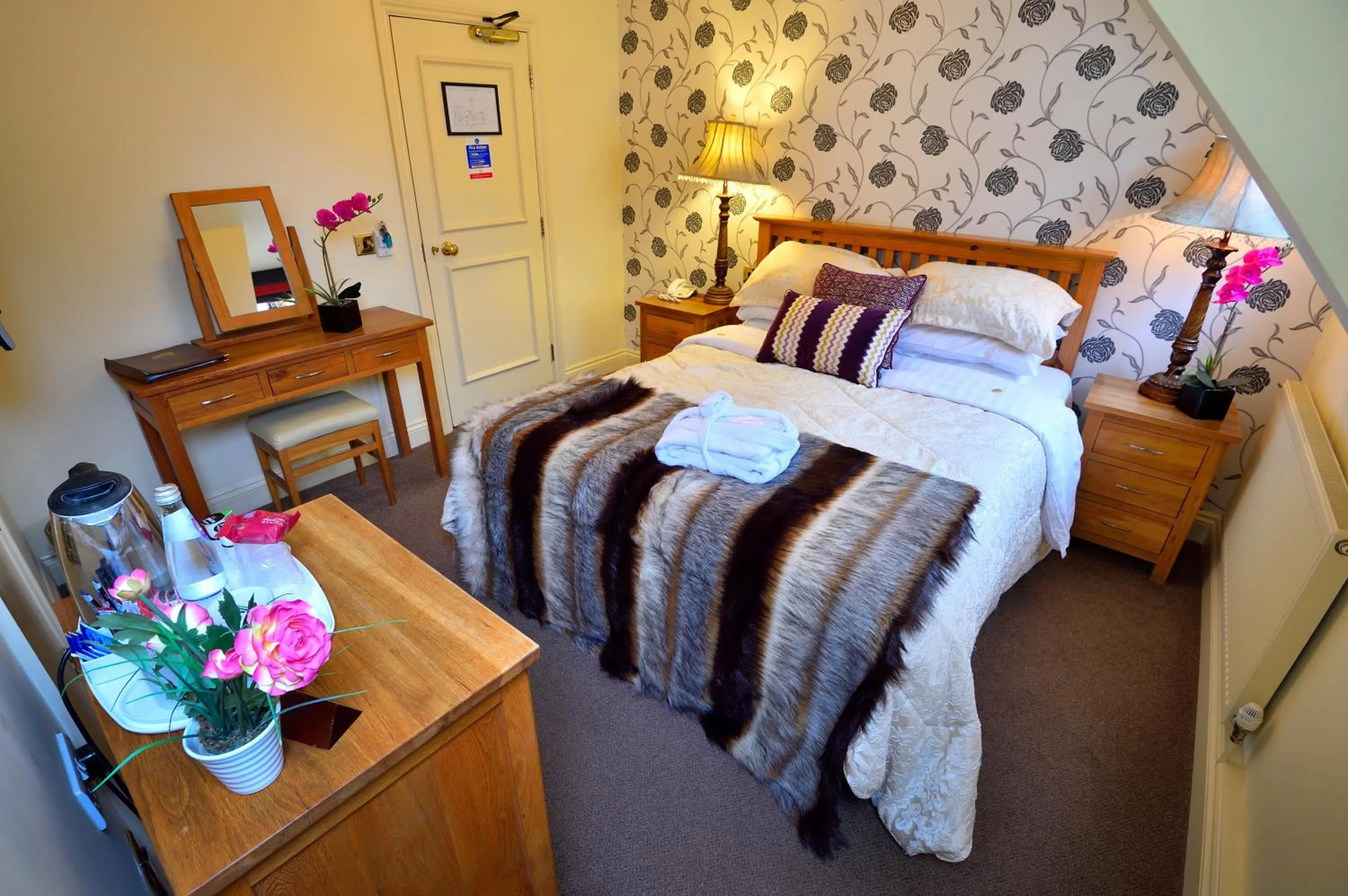 Bedroom, Bed in Angmering Manor Hotel
