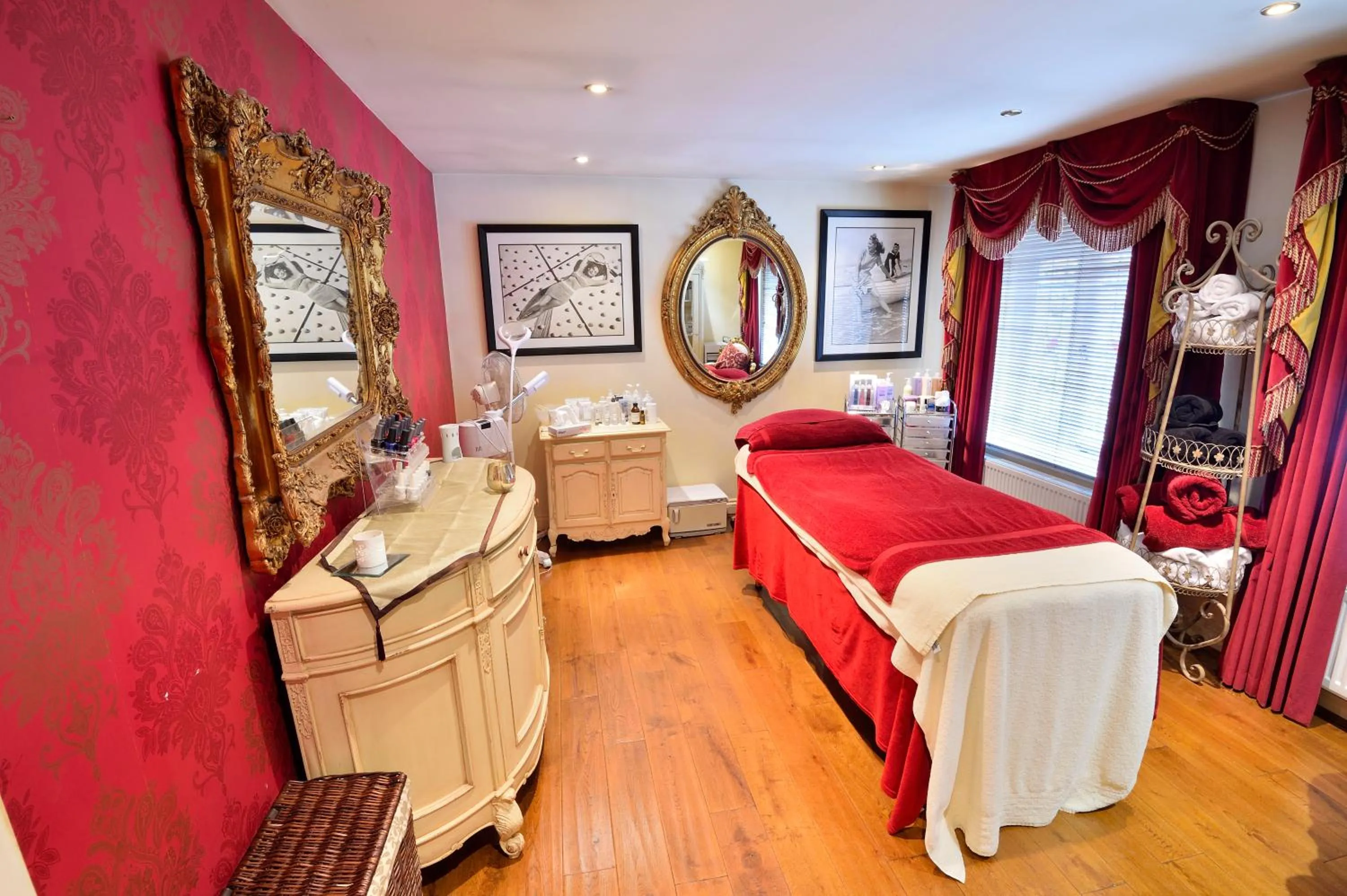 Spa and wellness centre/facilities, Bed in Angmering Manor Hotel