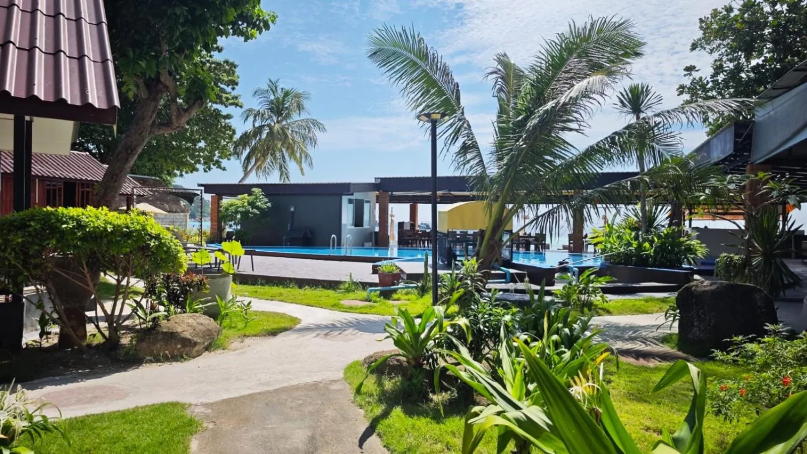 Dong Talay Lipe Beach Resort