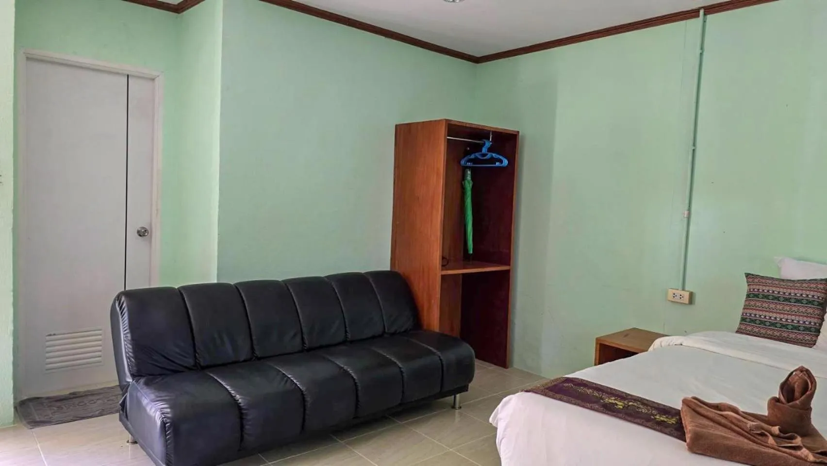 Photo of the whole room, Bed in Dong Talay Lipe Beach Resort