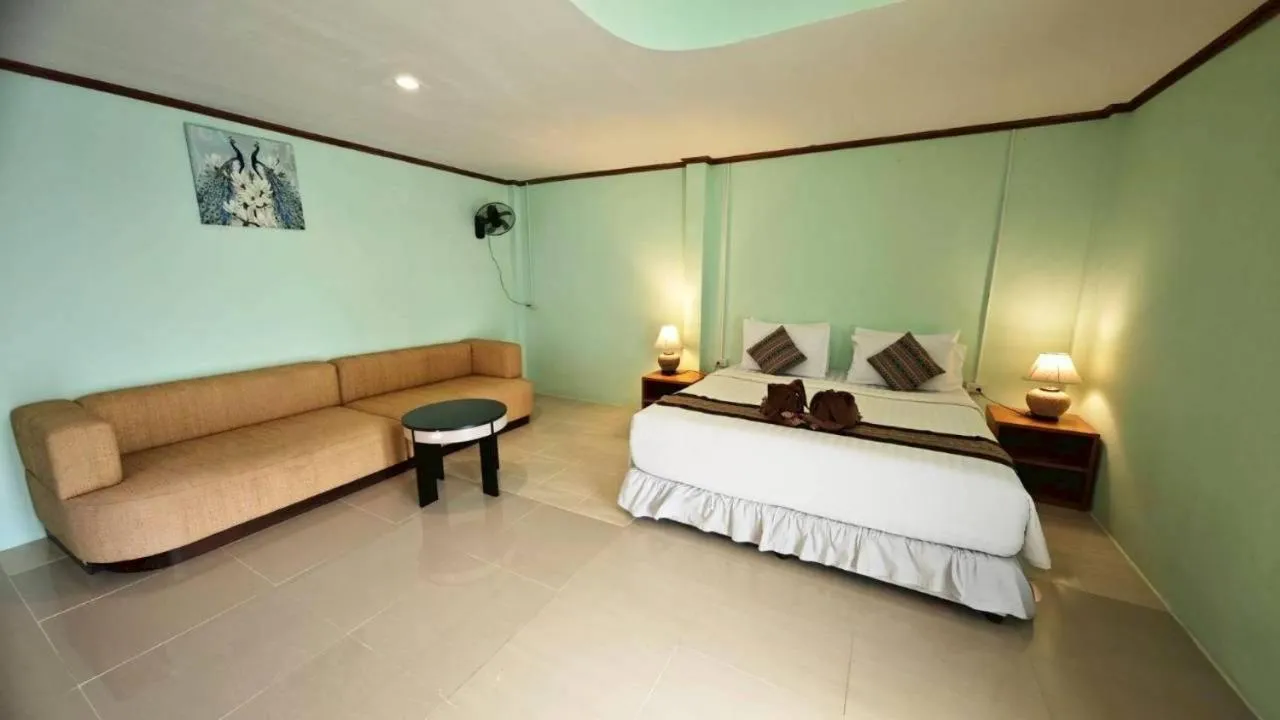 Bed in Dong Talay Lipe Beach Resort