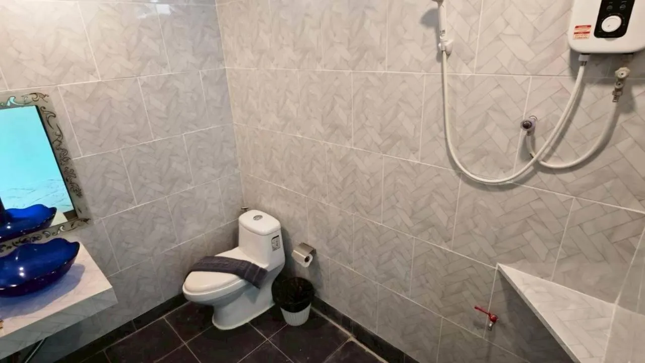 Shower in Dong Talay Lipe Beach Resort