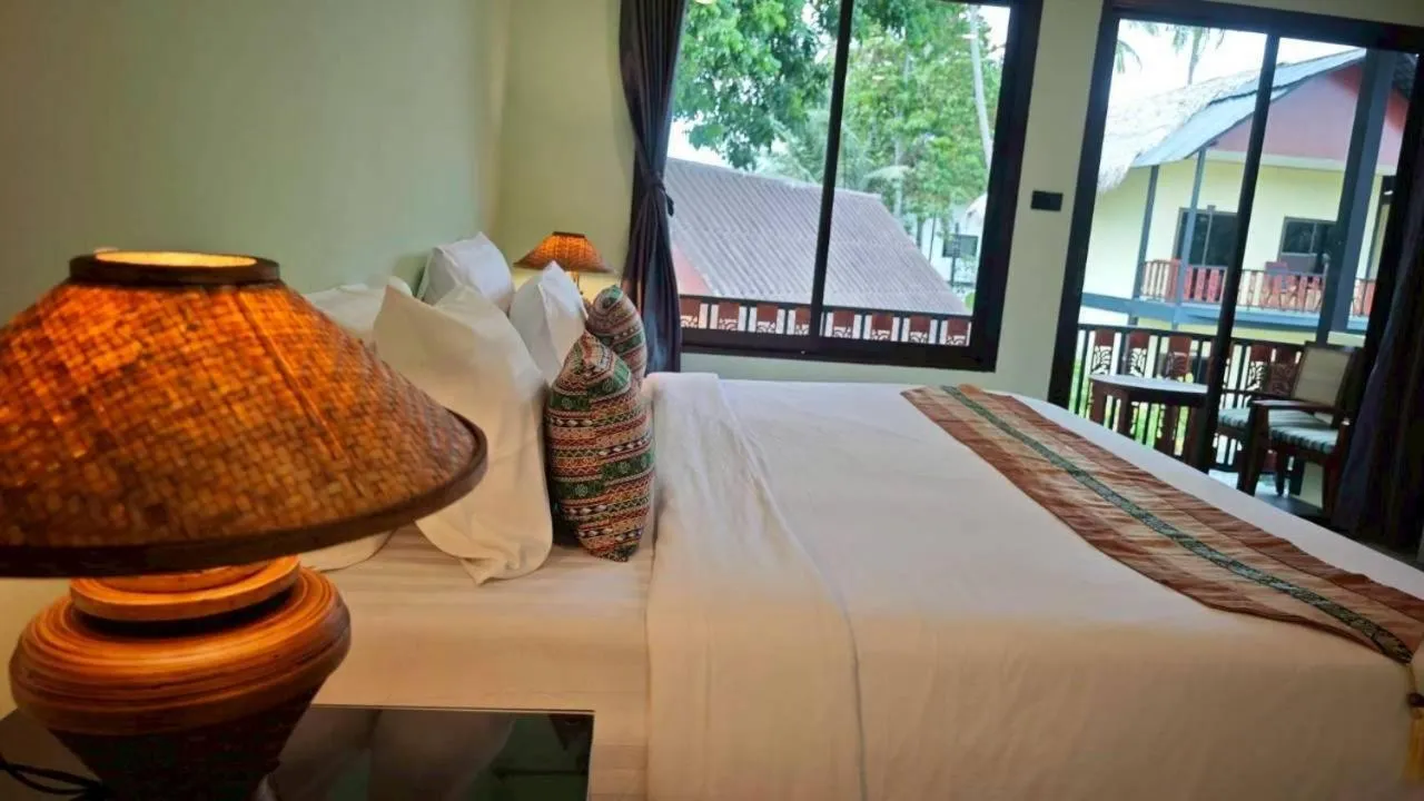 Bed in Dong Talay Lipe Beach Resort