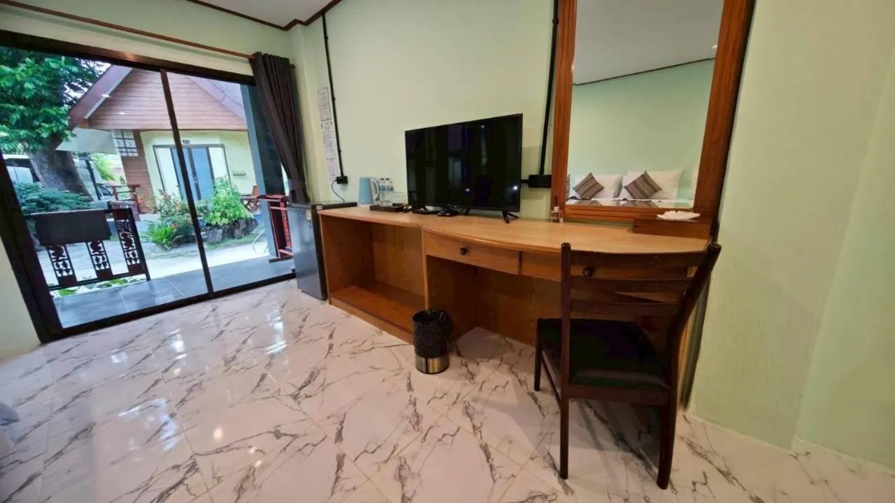 Dong Talay Lipe Beach Resort