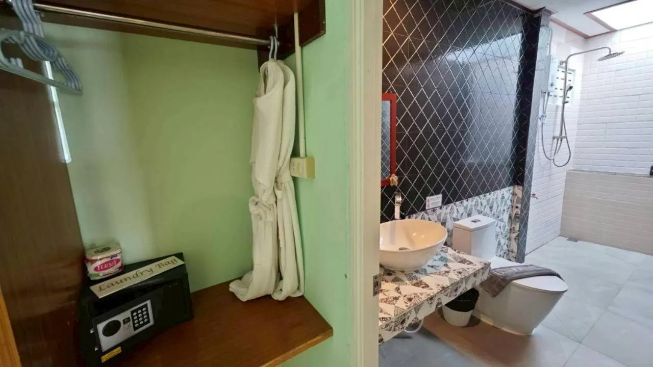 Bed in Dong Talay Lipe Beach Resort