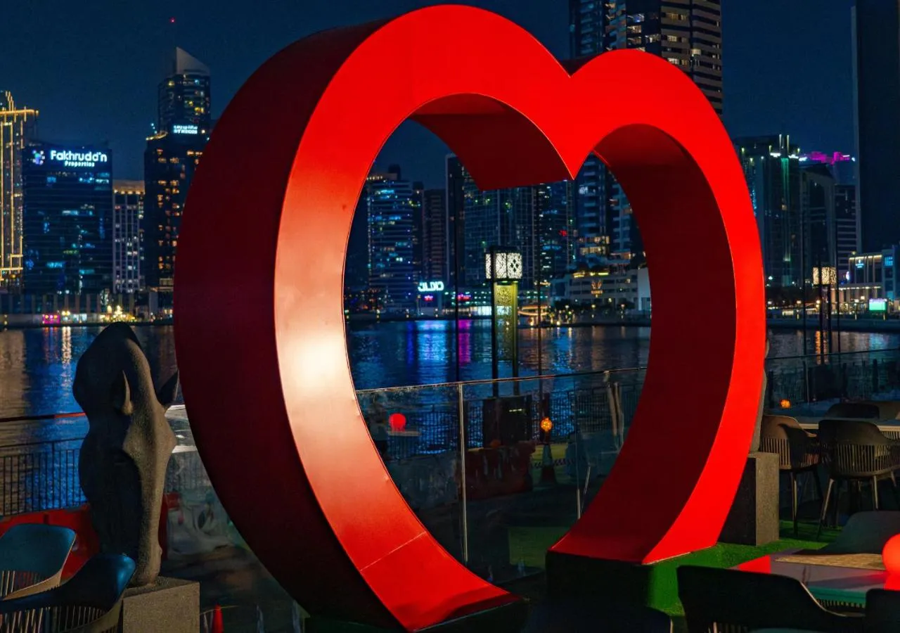 Restaurant/places to eat in Canal Central Hotel Business Bay