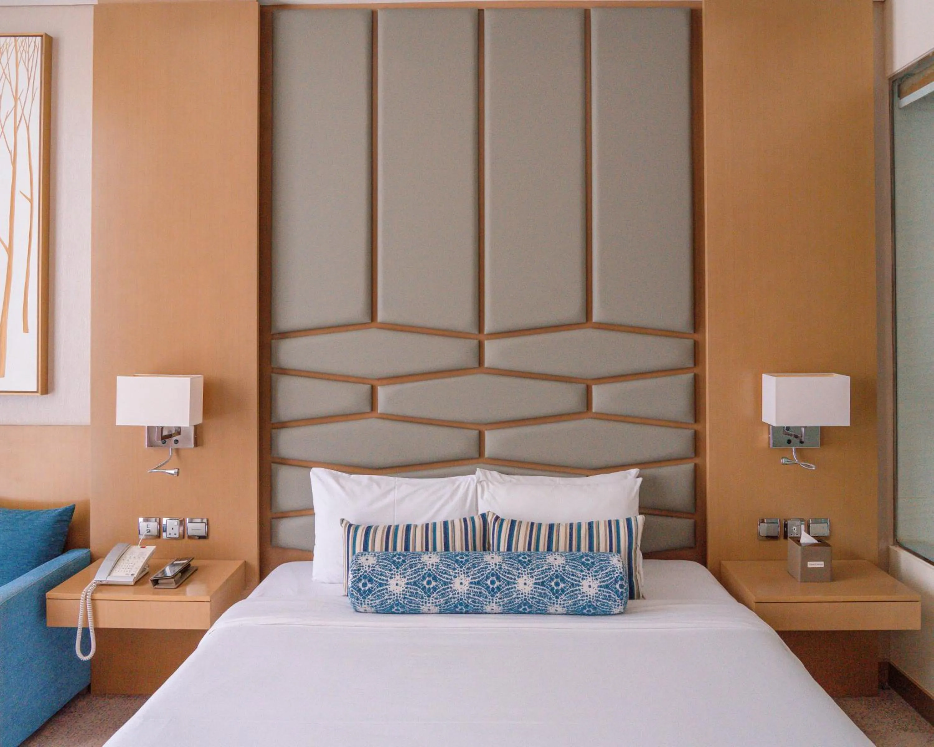 Bed in Canal Central Hotel Business Bay