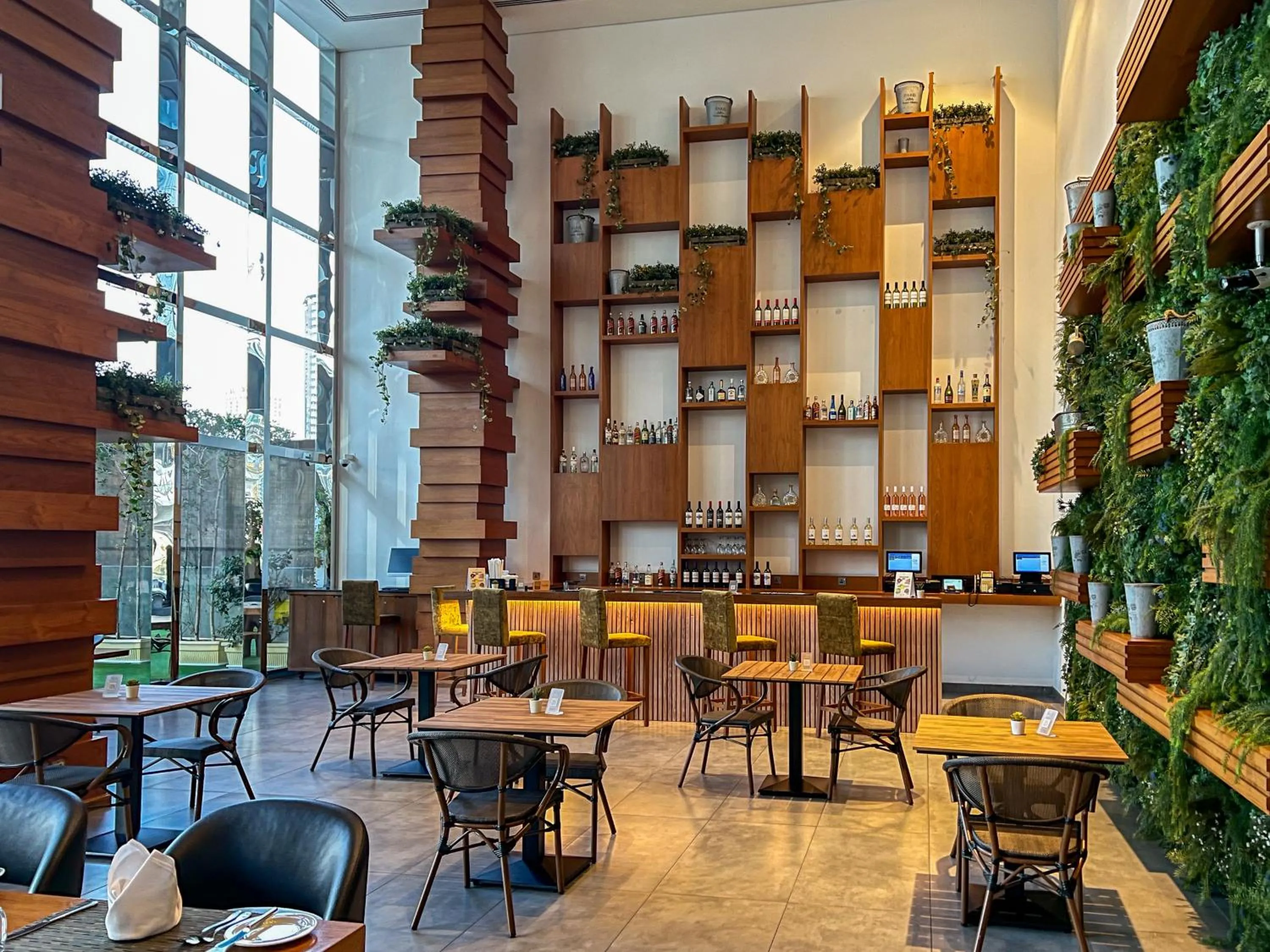 Restaurant/places to eat in Canal Central Hotel Business Bay