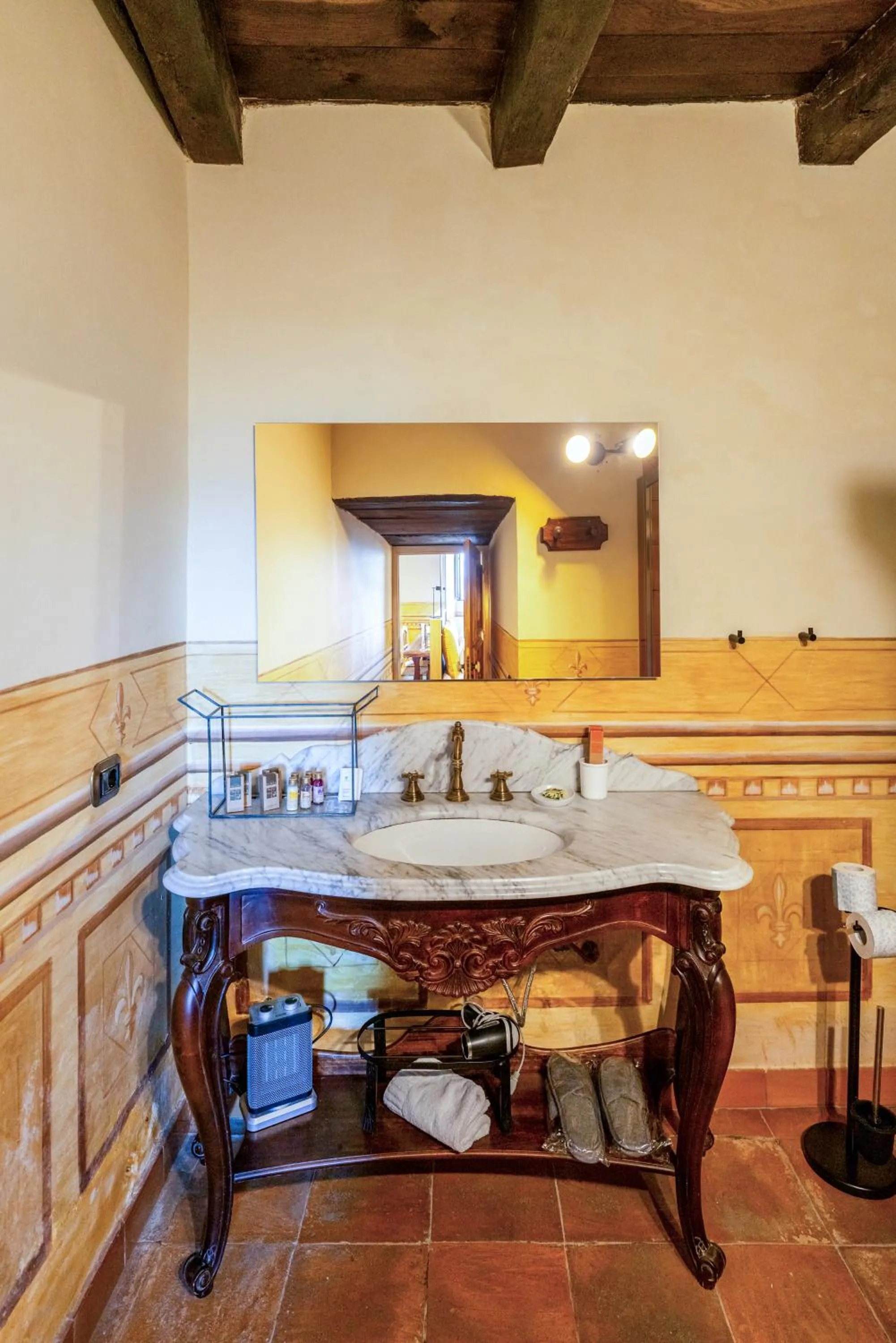 Bathroom in Castello di Limatola