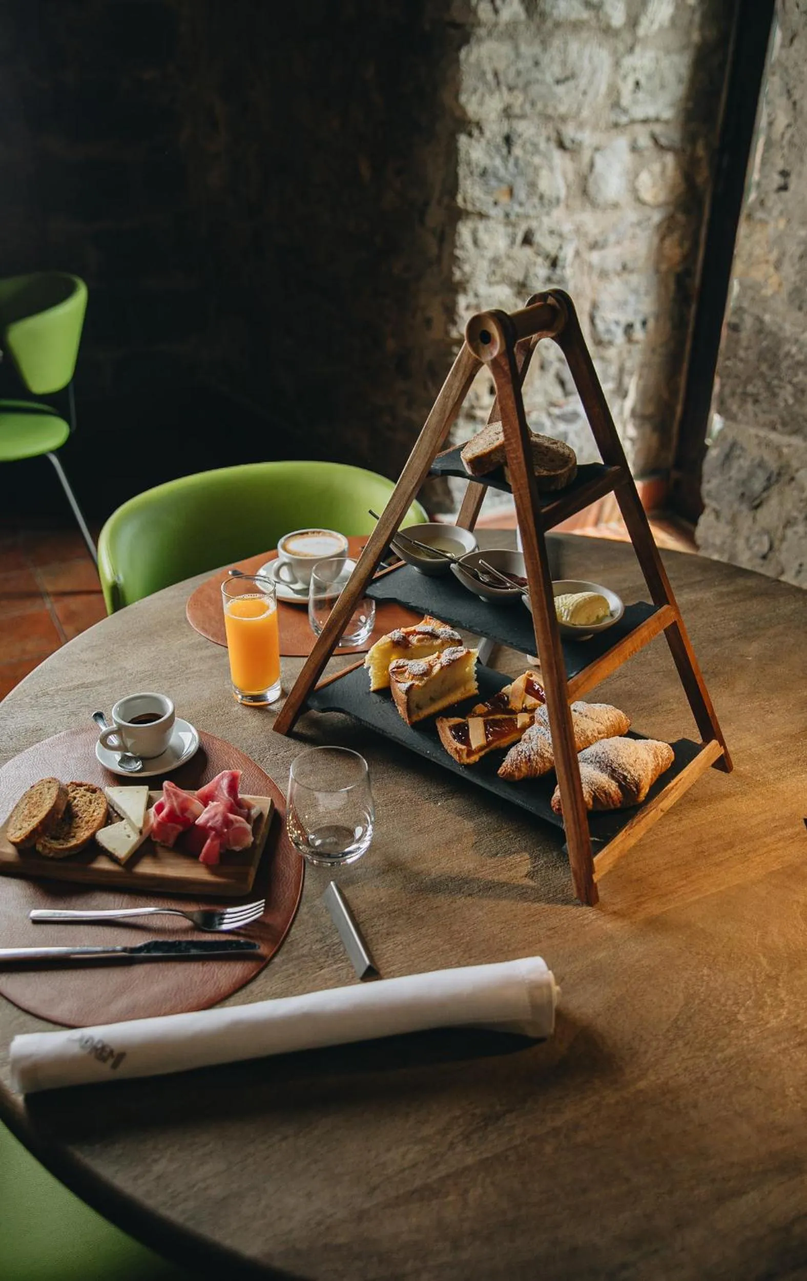 Breakfast in Castello di Limatola
