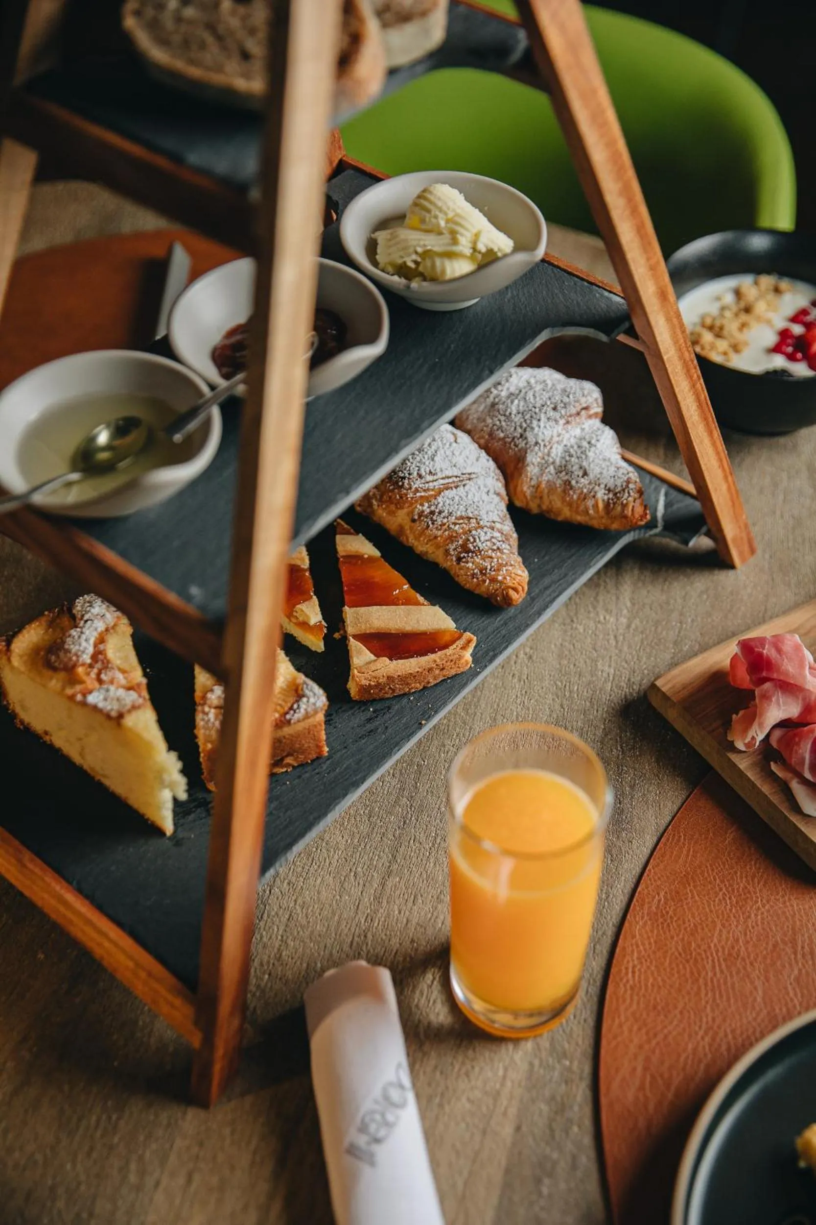 Breakfast in Castello di Limatola