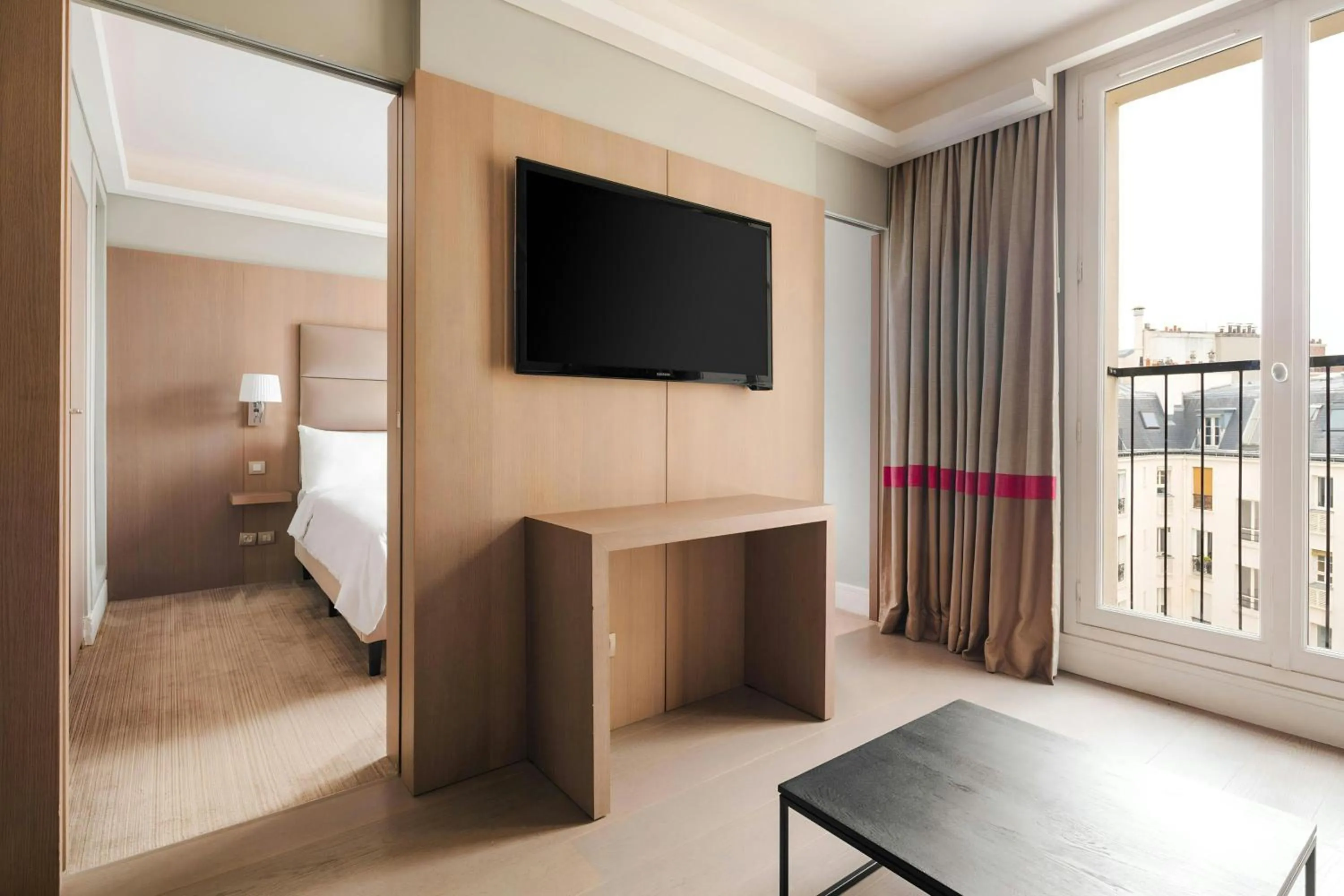 Bedroom, Bed in L'Edmond Hotel Parc Monceau, Sonder by Marriott Bonvoy