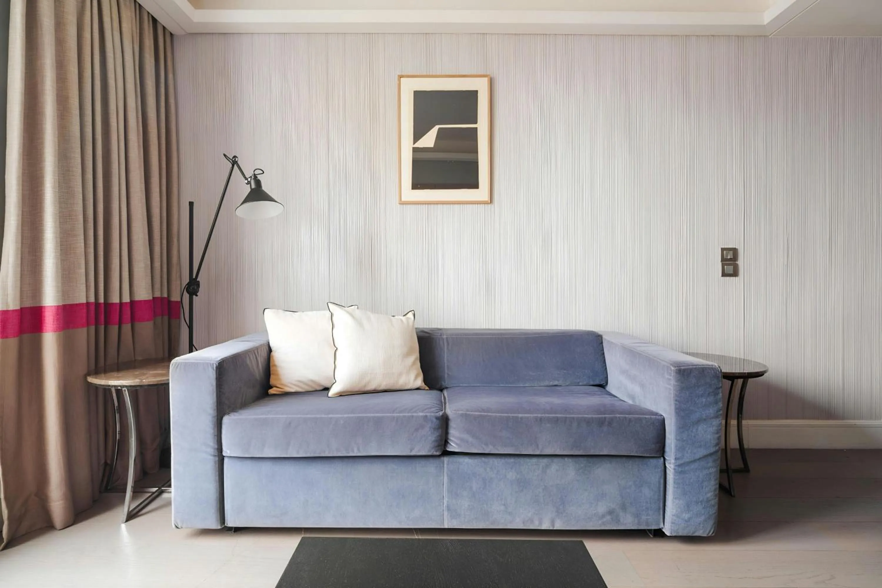 Living room in L'Edmond Hotel Parc Monceau, Sonder by Marriott Bonvoy