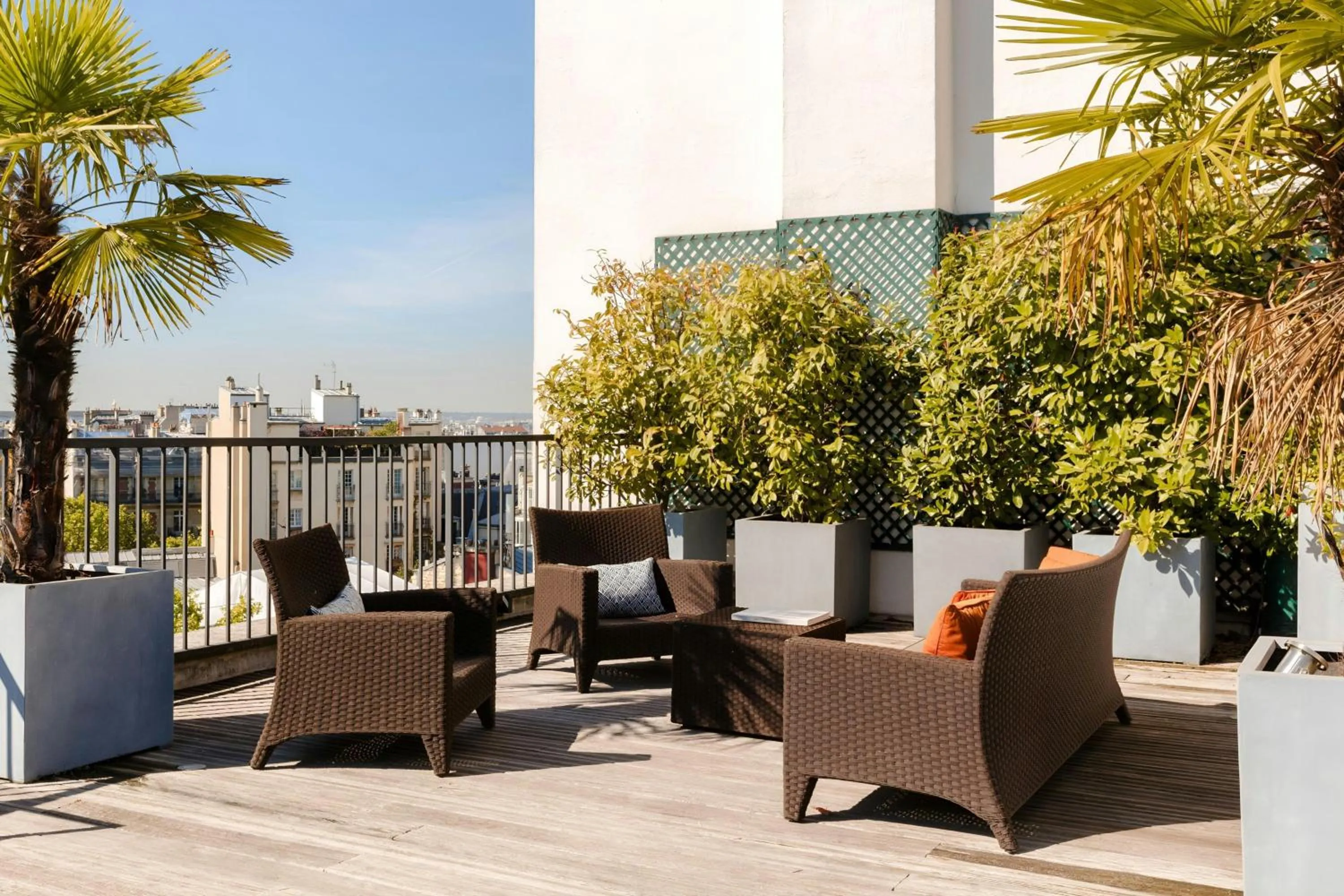 Photo of the whole room in L'Edmond Hotel Parc Monceau, Sonder by Marriott Bonvoy