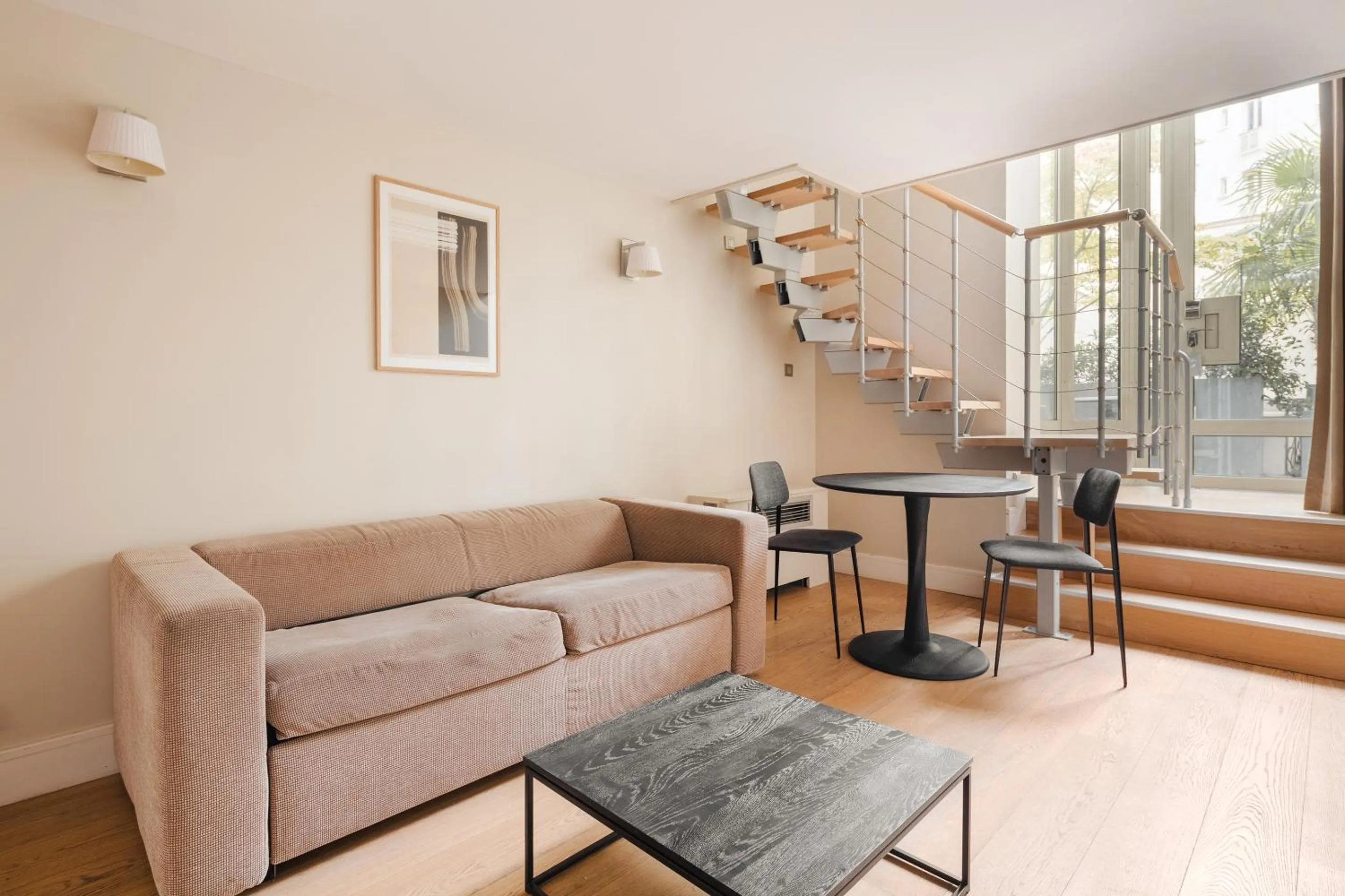 Deluxe Queen Suite in L'Edmond Hotel Parc Monceau, Sonder by Marriott Bonvoy