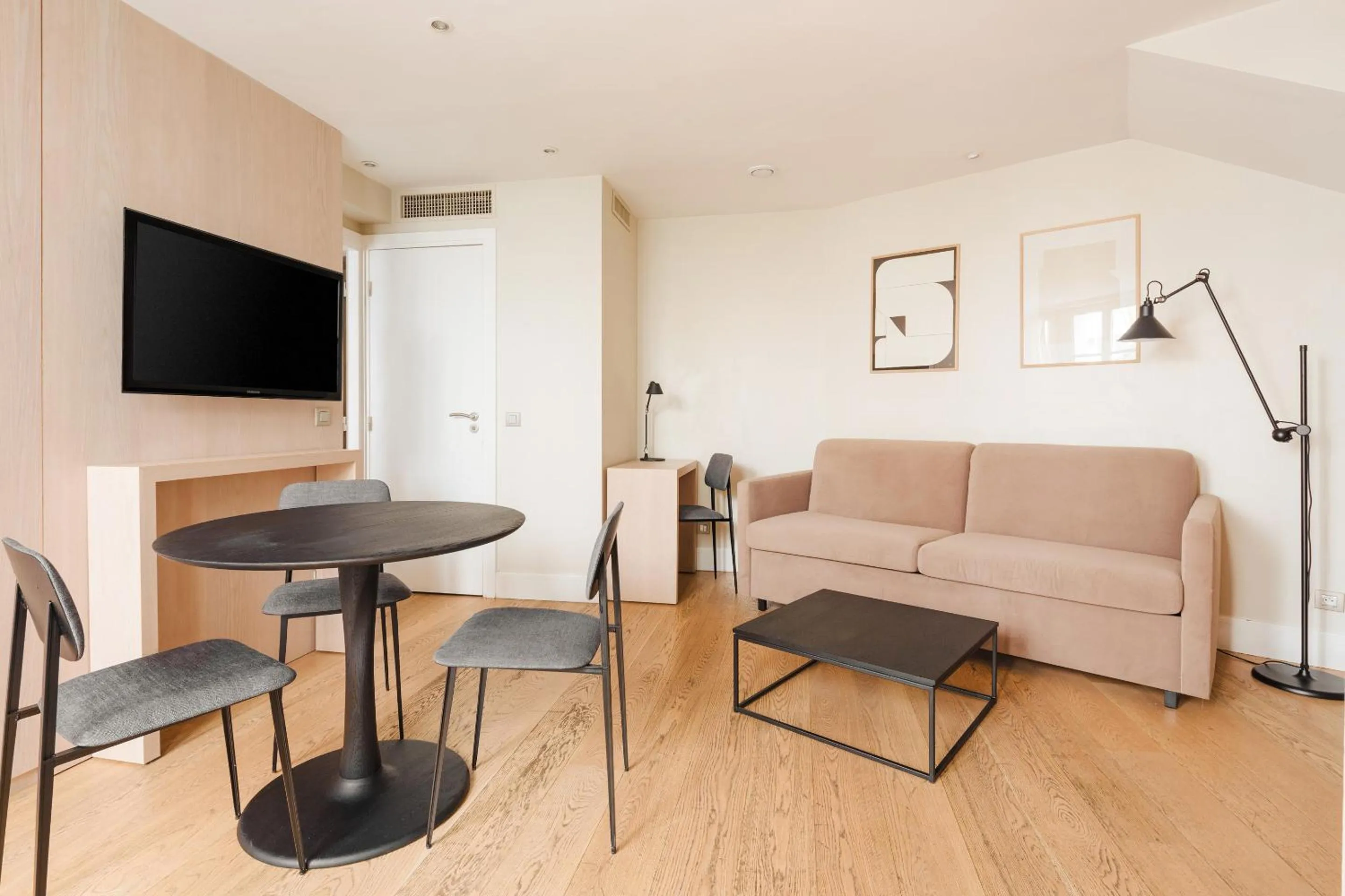 Junior Suite with Terrace in L'Edmond Hotel Parc Monceau, Sonder by Marriott Bonvoy