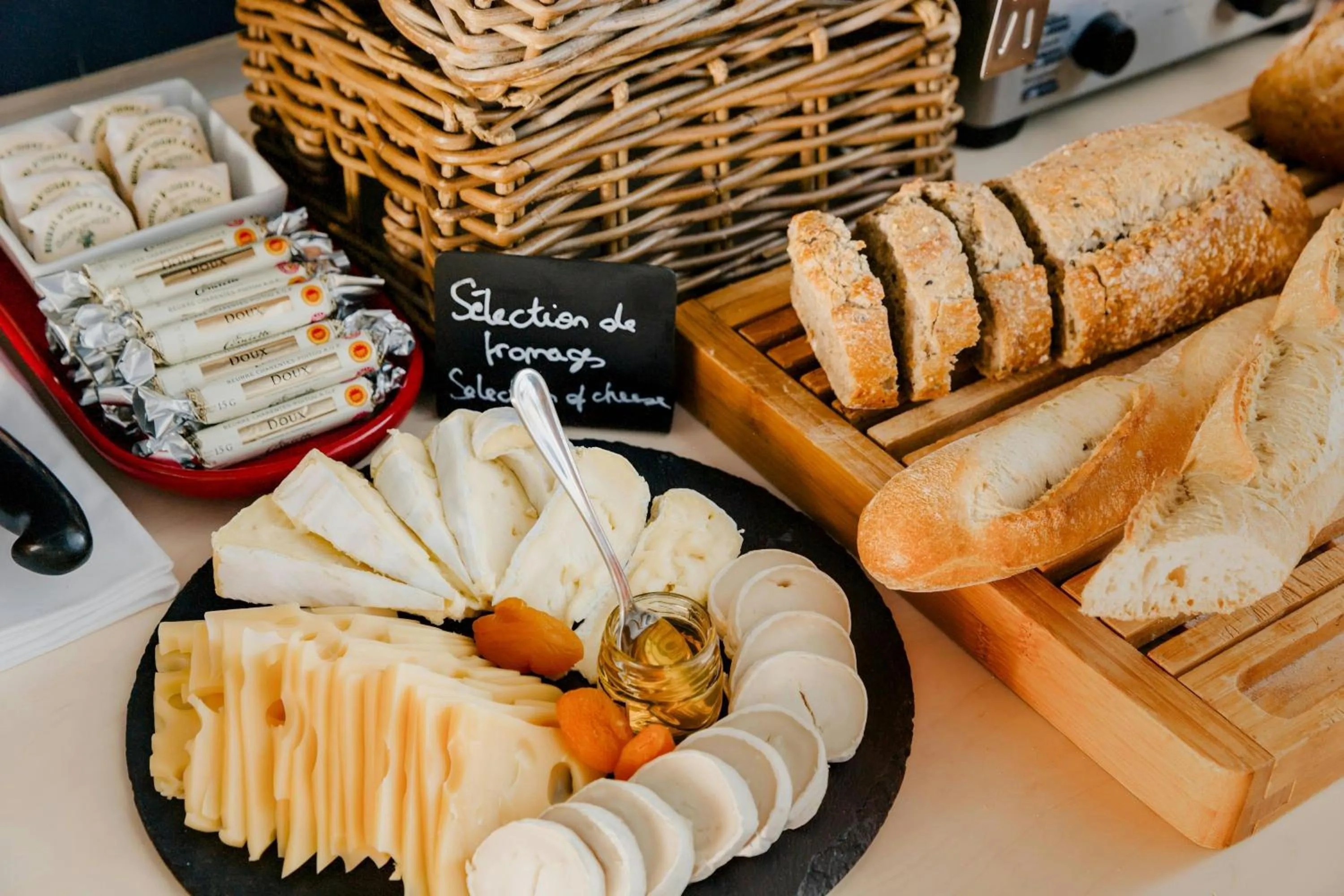 Breakfast in L'Edmond Hotel Parc Monceau, Sonder by Marriott Bonvoy