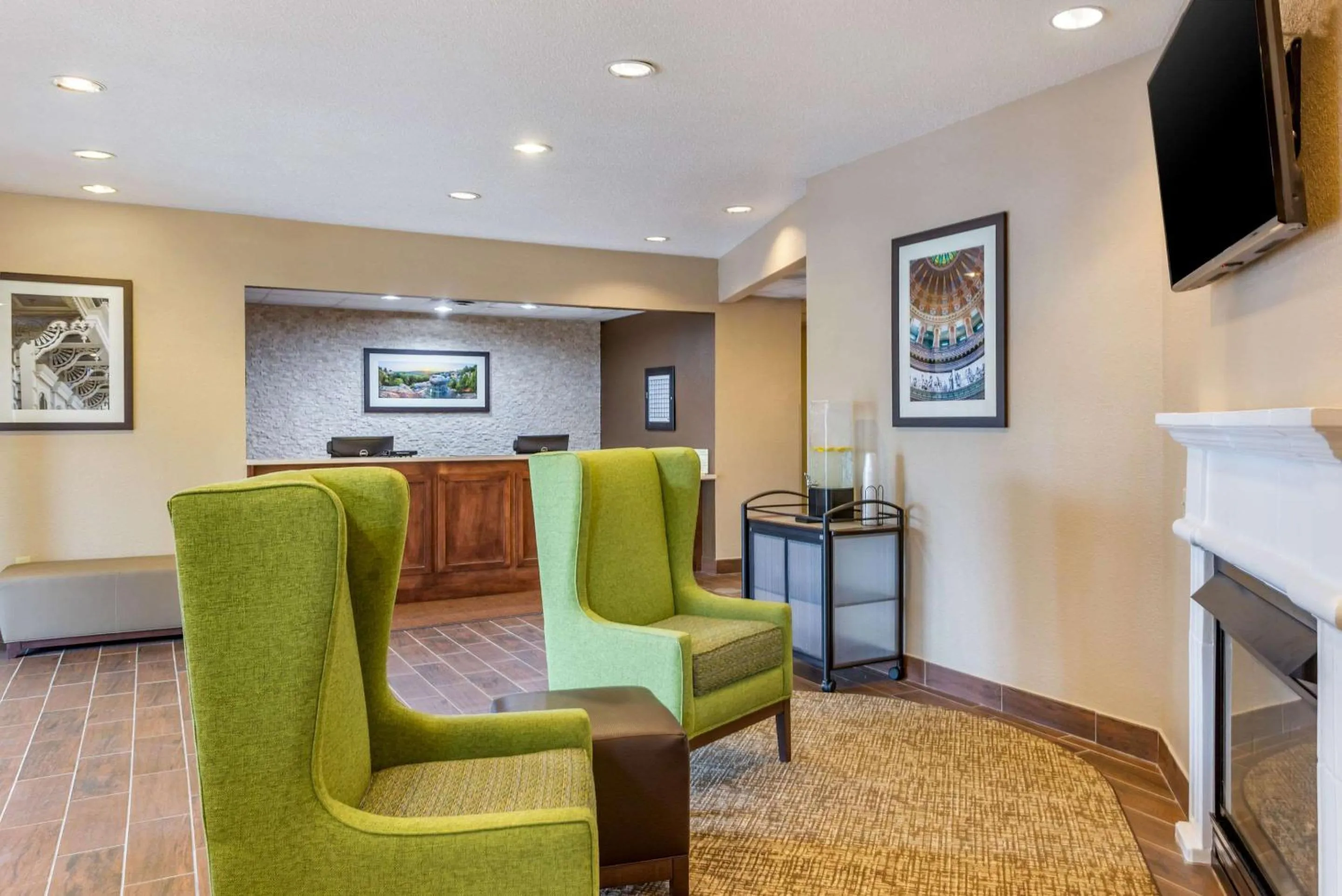 Lobby or reception in Comfort Inn DeKalb - University Area