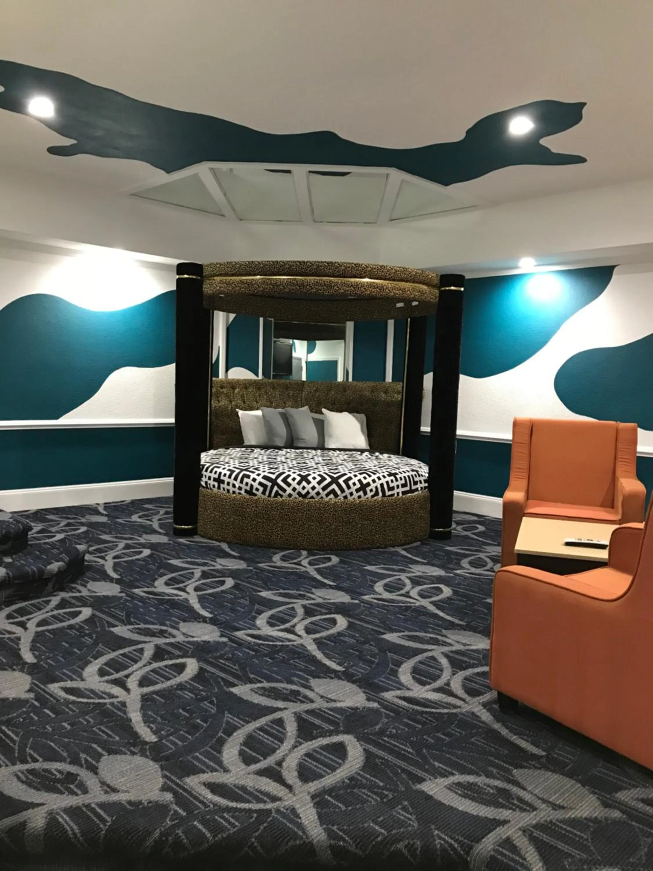 Bed in Inn of the Dove Cherry Hill - Philadelphia