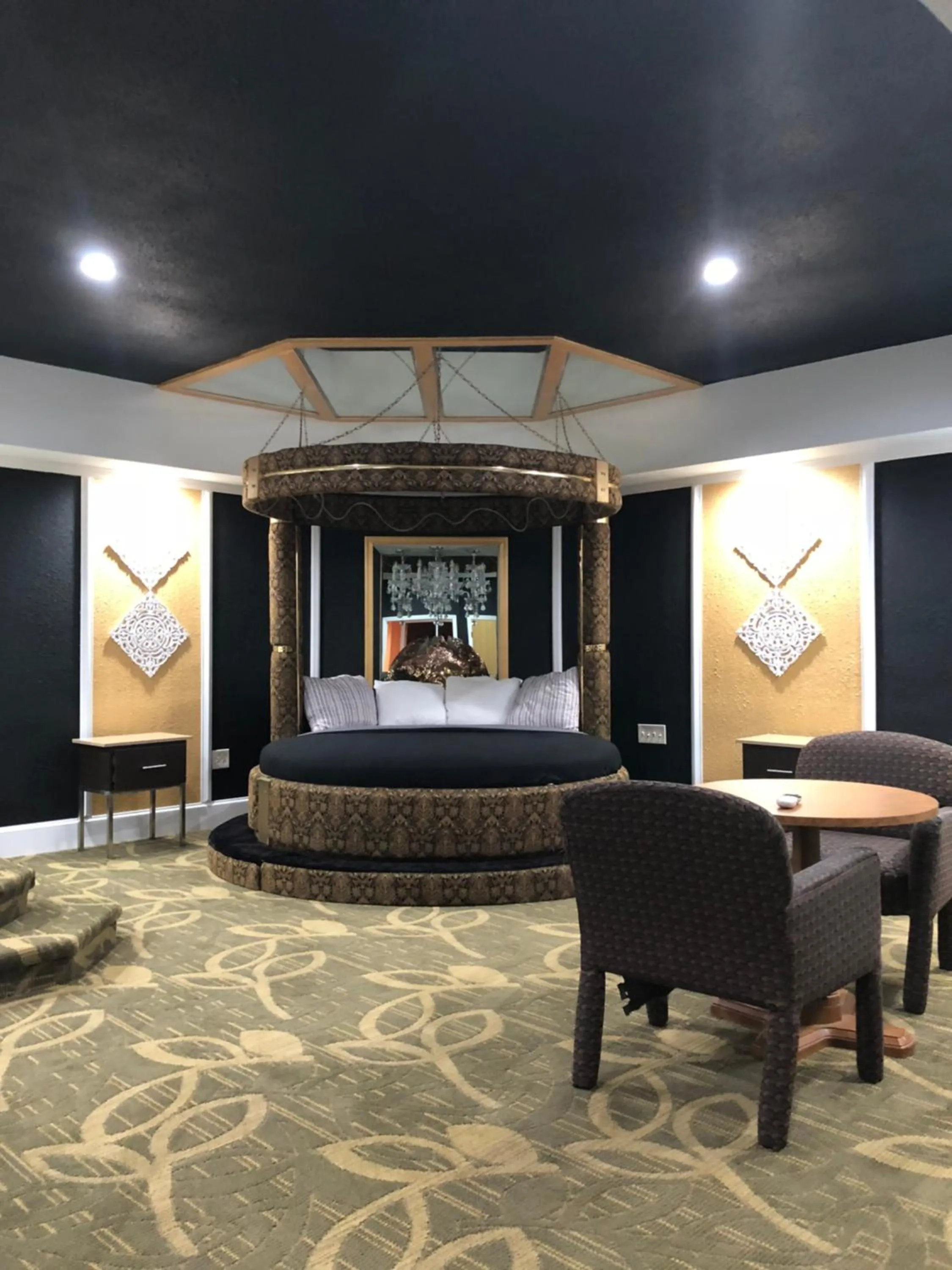 Bed in Inn of the Dove Cherry Hill - Philadelphia