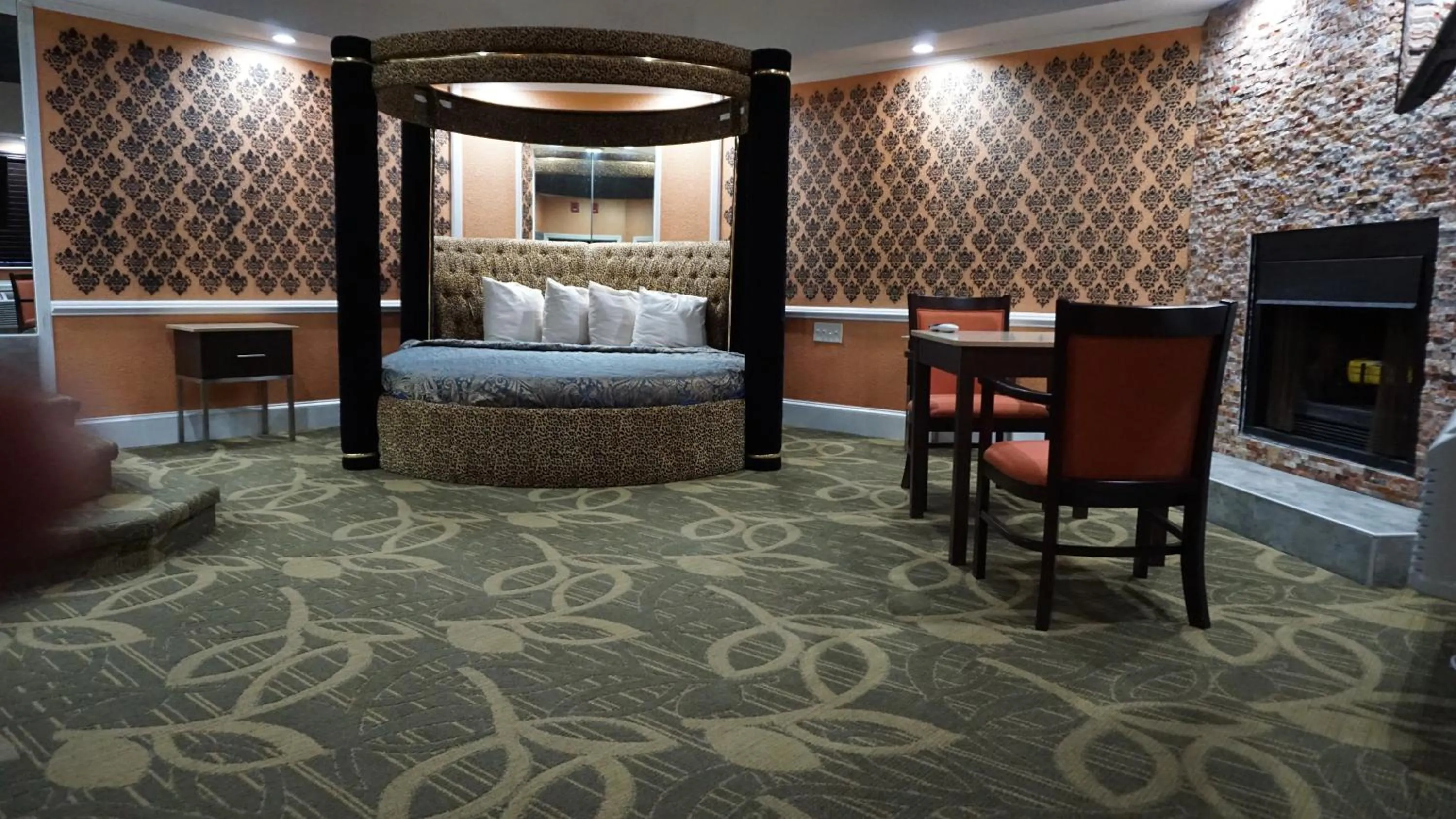 Bed in Inn of the Dove Cherry Hill - Philadelphia