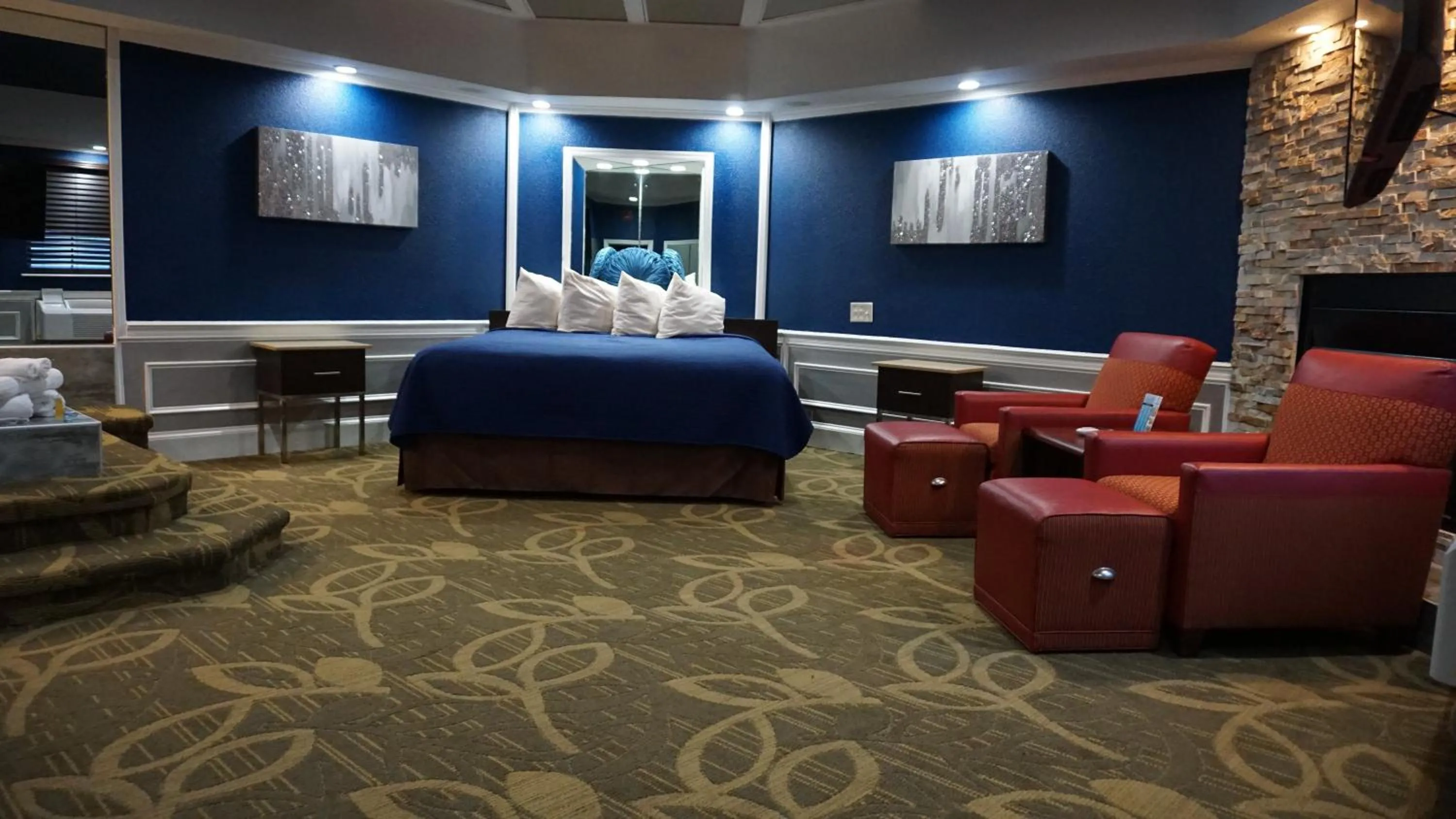 Bed in Inn of the Dove Cherry Hill - Philadelphia